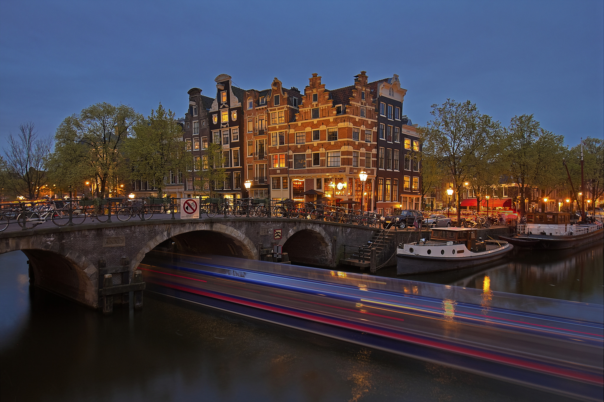 Обои ночной город освещение Амстердам Голландия на рабочий стол
