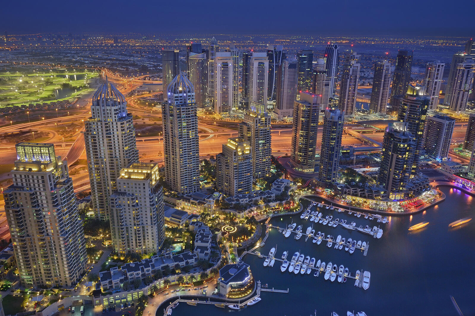 Обои United Arab Emirates ночь здание на рабочий стол