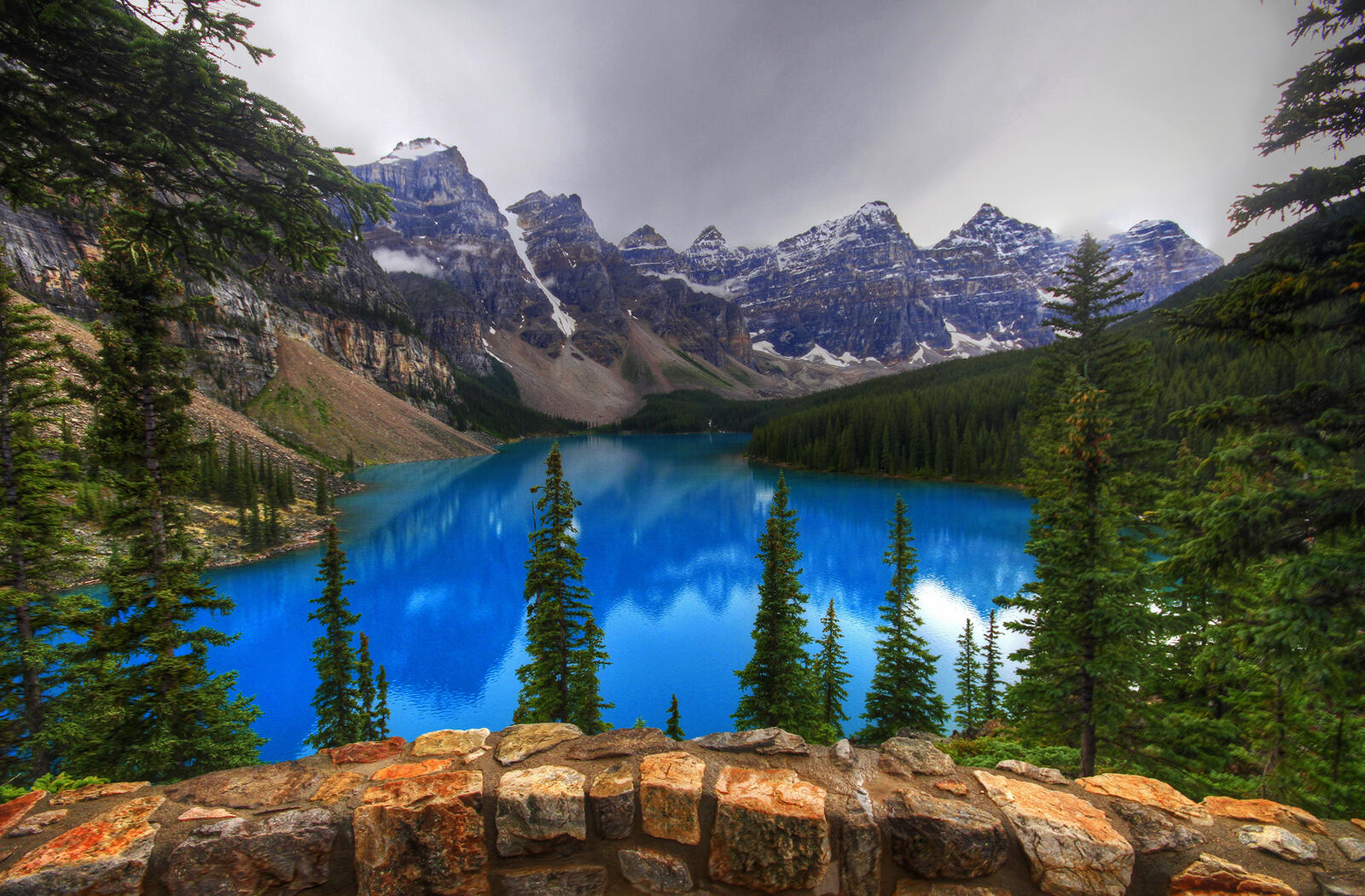 Wallpapers Alberta rocks lake on the desktop