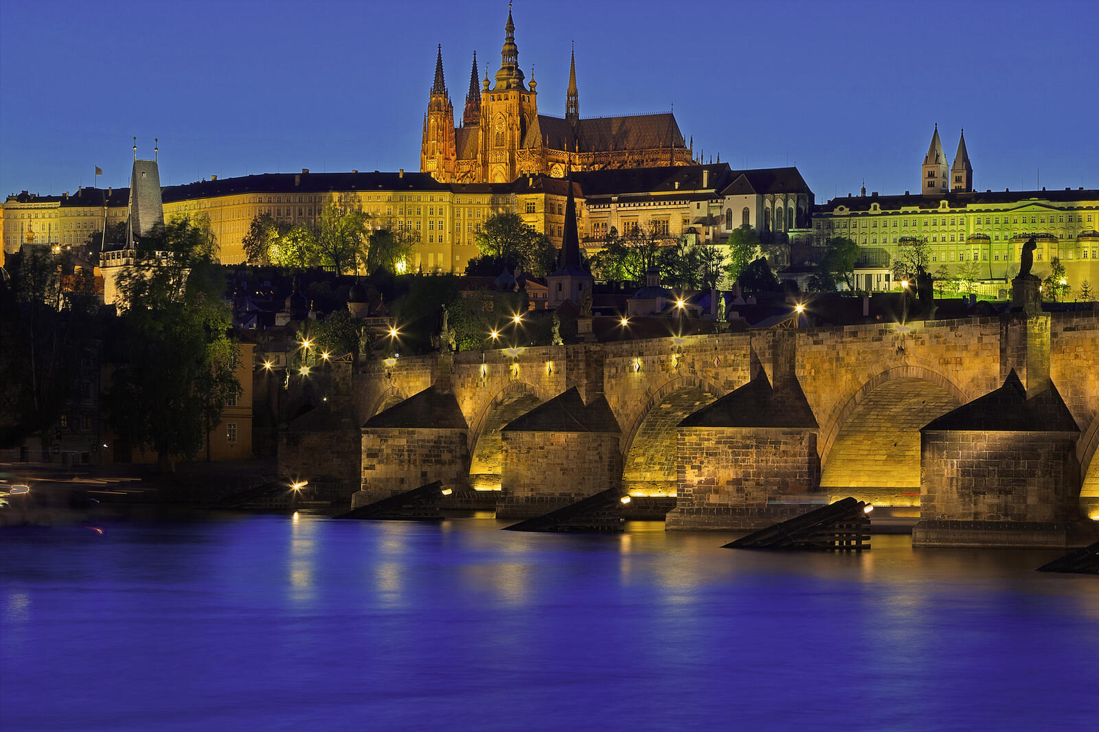 Обои Чехия освещение ночной город на рабочий стол