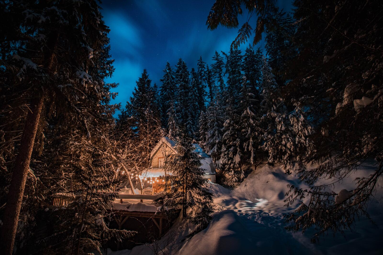 Wallpapers winter forest hut on the desktop