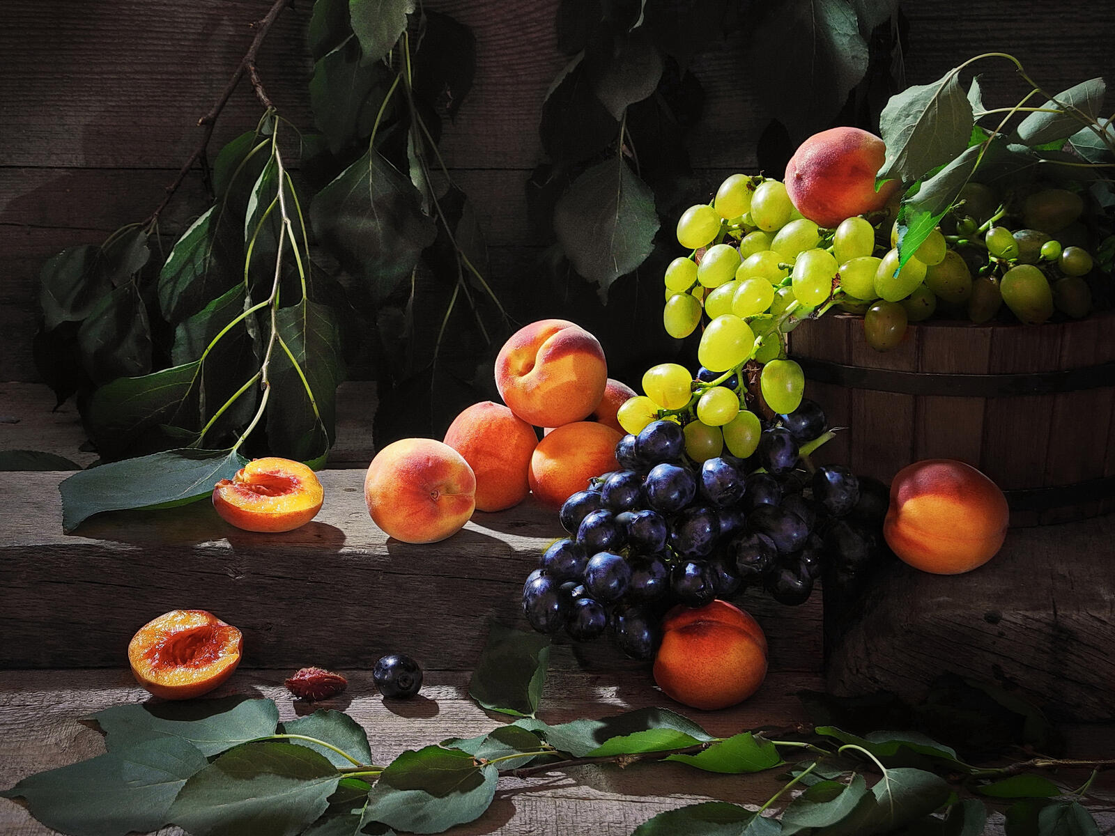 Бесплатное фото Красивый натюрморт с фруктами
