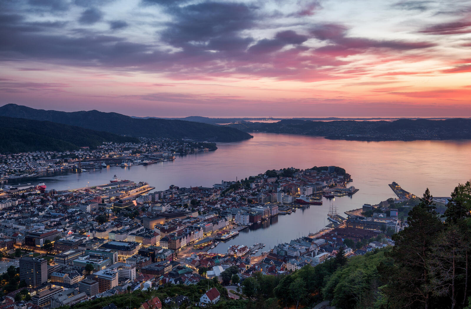 Wallpapers Bergen Norway dusk on the desktop