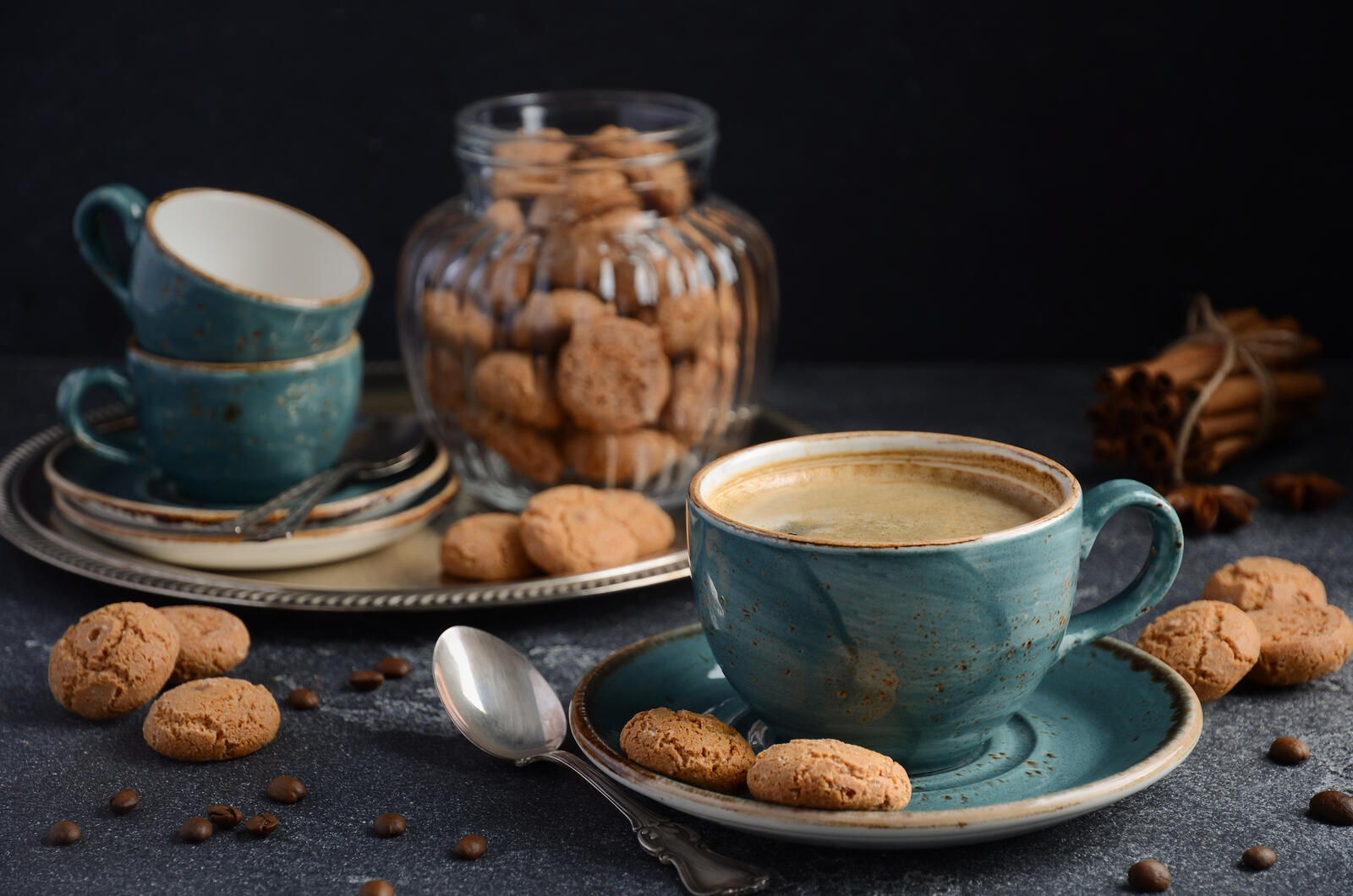 Free photo Coffee with biscuits
