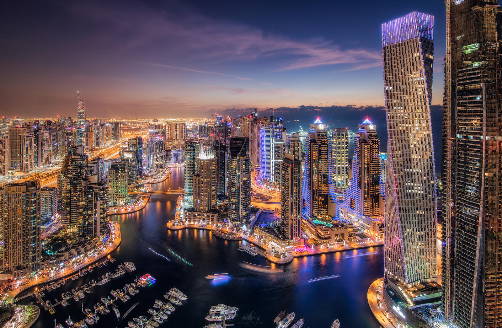 Обои город Дубай освещение на рабочий стол
