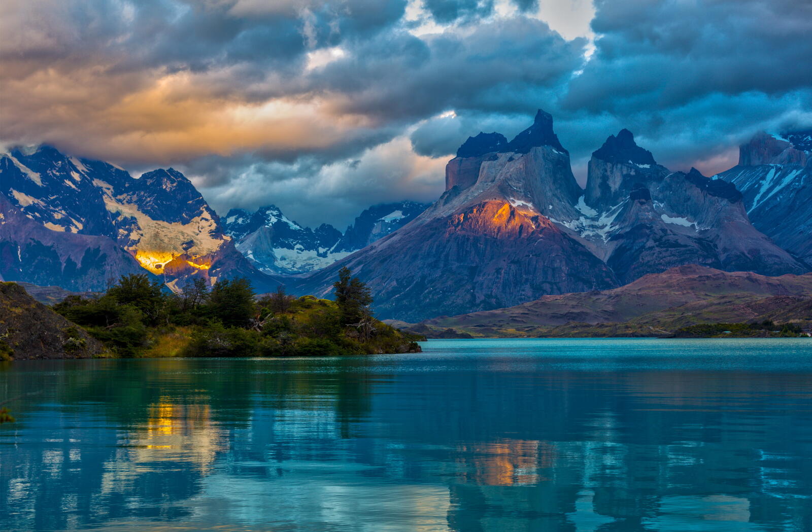 Wallpapers Argentina lake landscape on the desktop