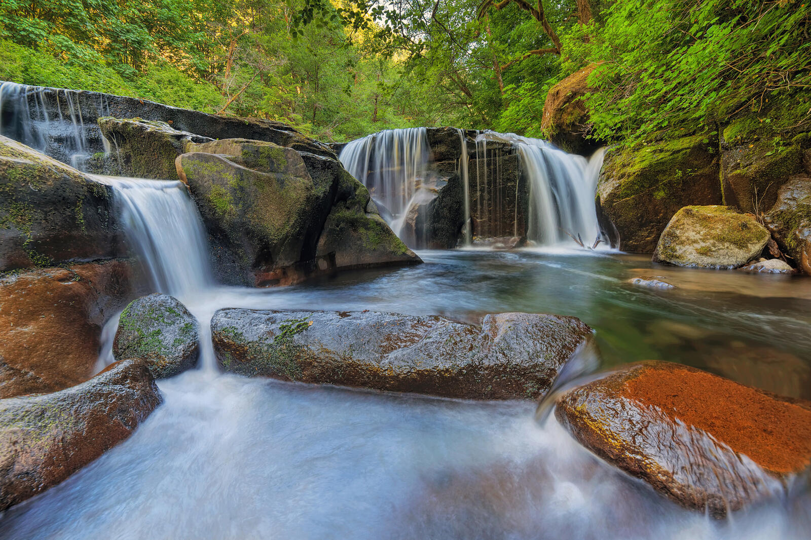 Обои Sweet Creek Falls Trail Complex in Mapleton Oregon водопад камни на рабочий стол