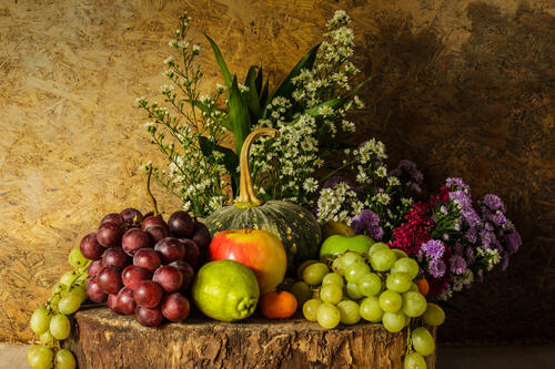 Grapes and bouquets