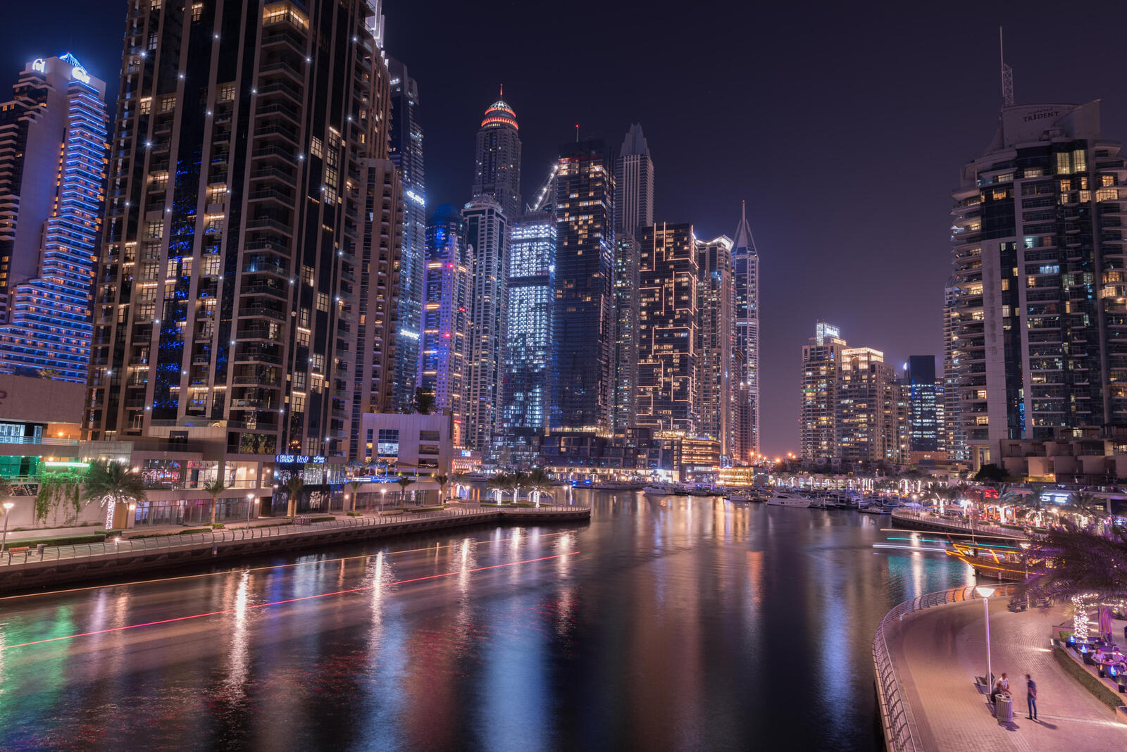 Обои дорога ночь United Arab Emirates на рабочий стол