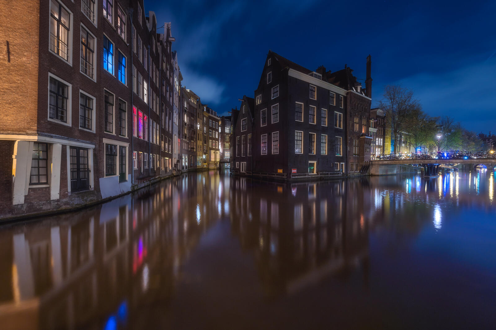 桌面上的壁纸照明 荷兰 城市