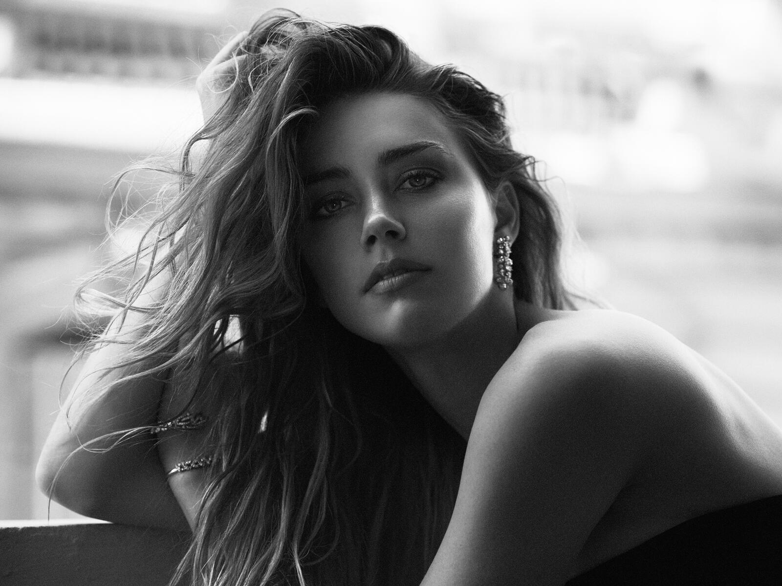 Wallpapers black and white Amber Heard celebrity on the desktop