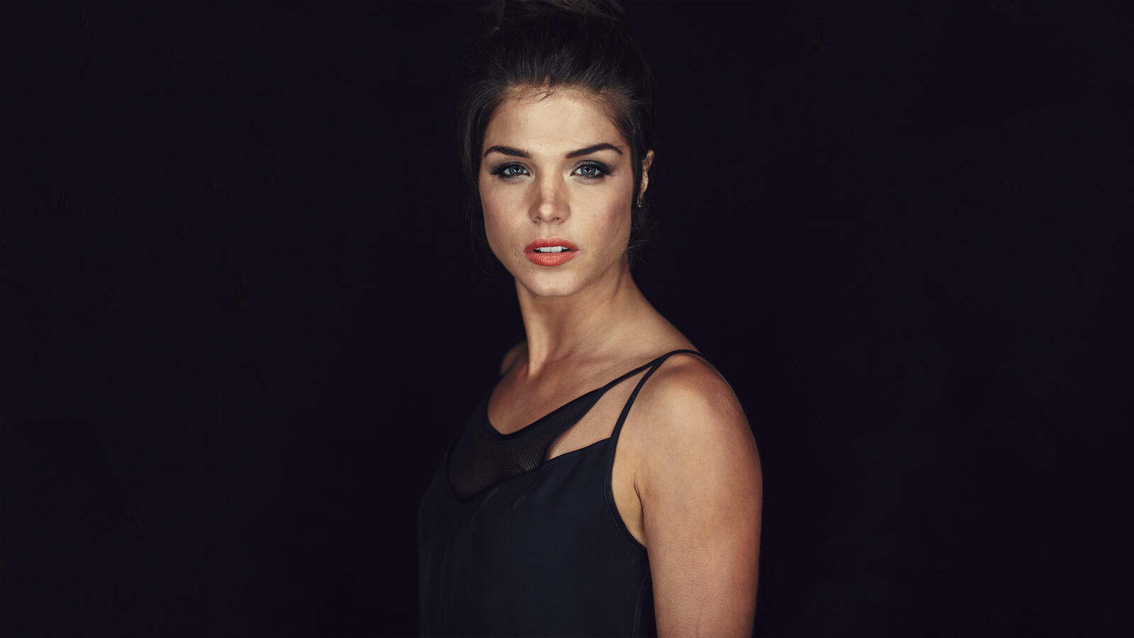 Wallpapers Marie Avgeropoulos girls black background on the desktop