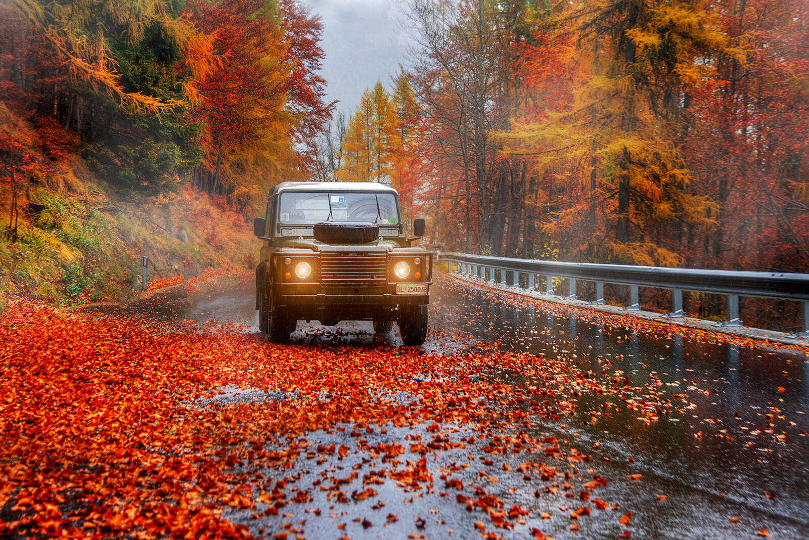 Wallpapers landscape autumn leaves car on the desktop