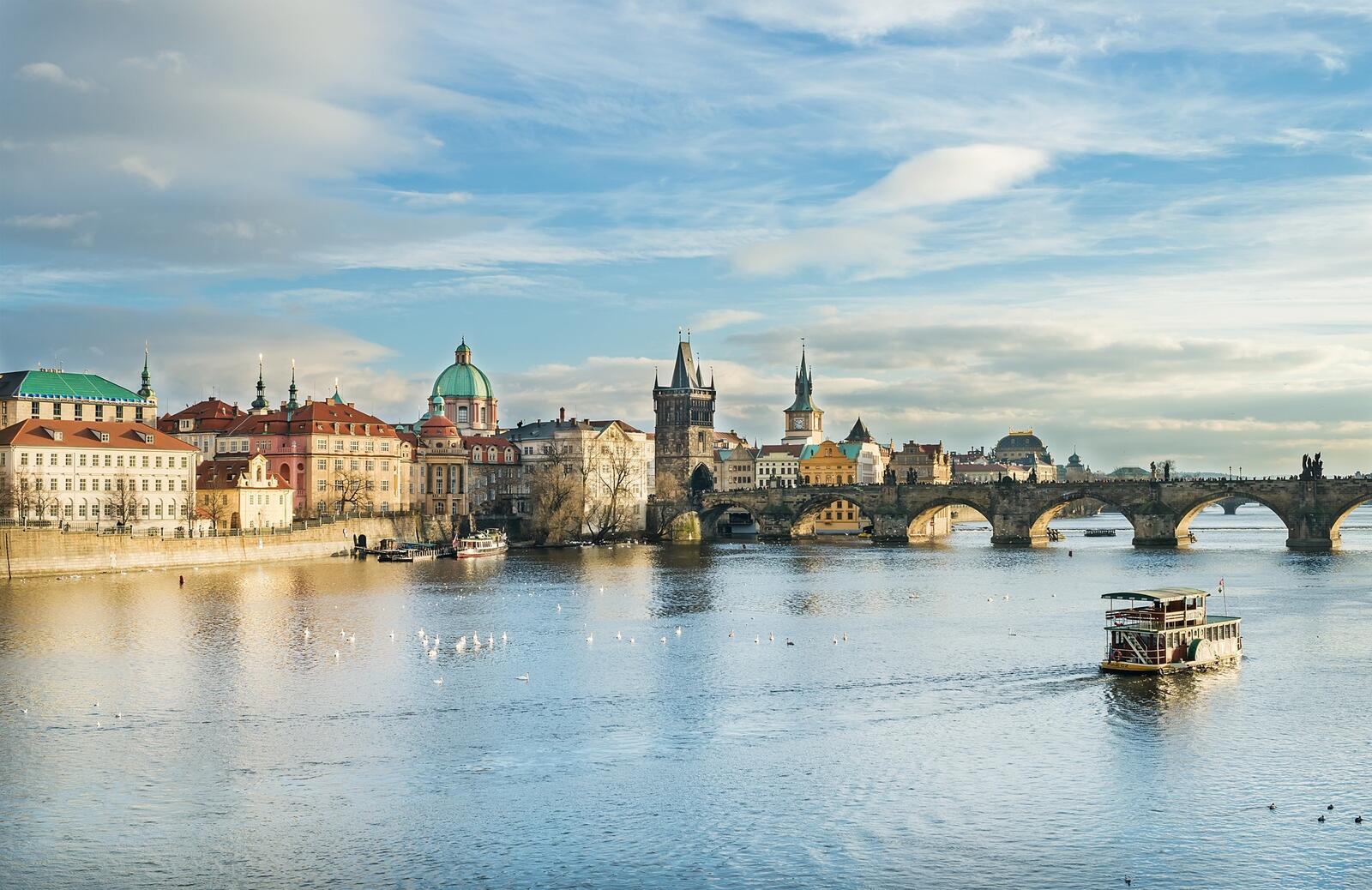 Обои Прага Чехия река на рабочий стол