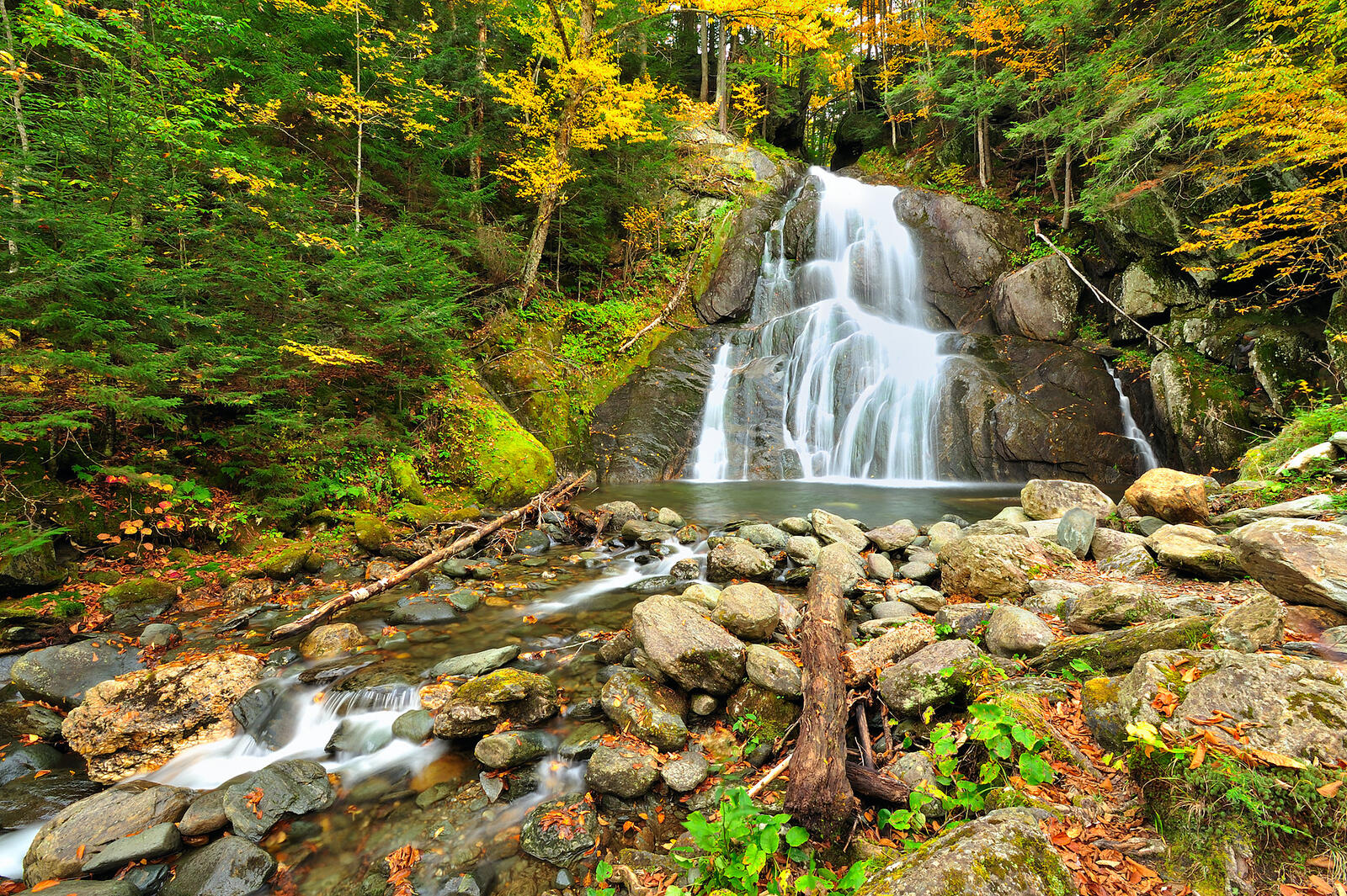 Обои Glen Moss Waterfall Granville Vermont на рабочий стол