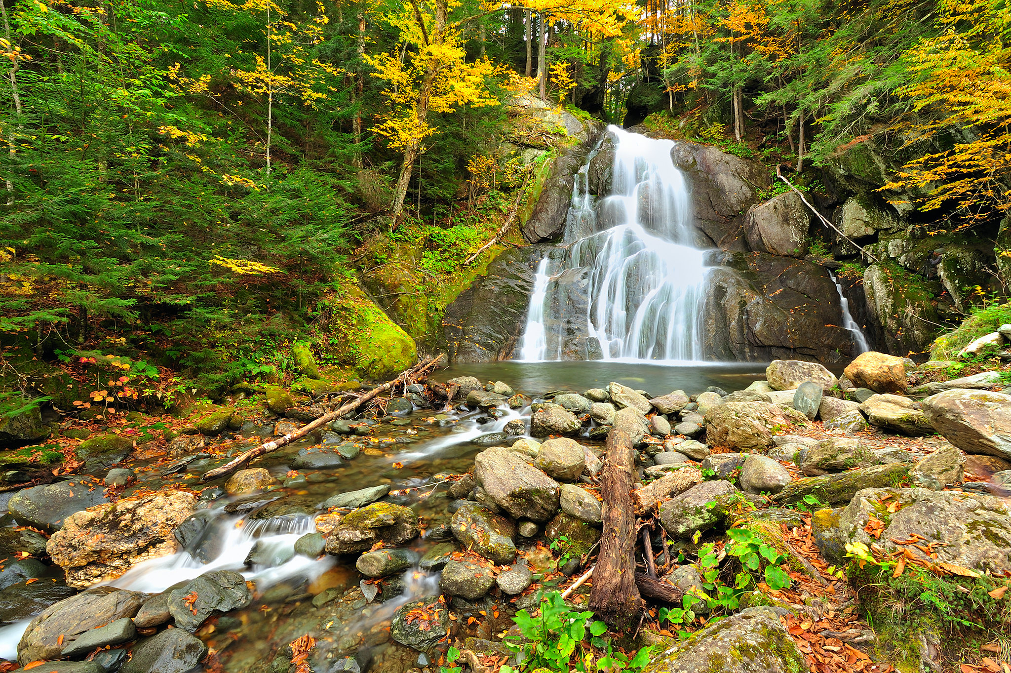 Обои Glen Moss Waterfall Granville Vermont на рабочий стол