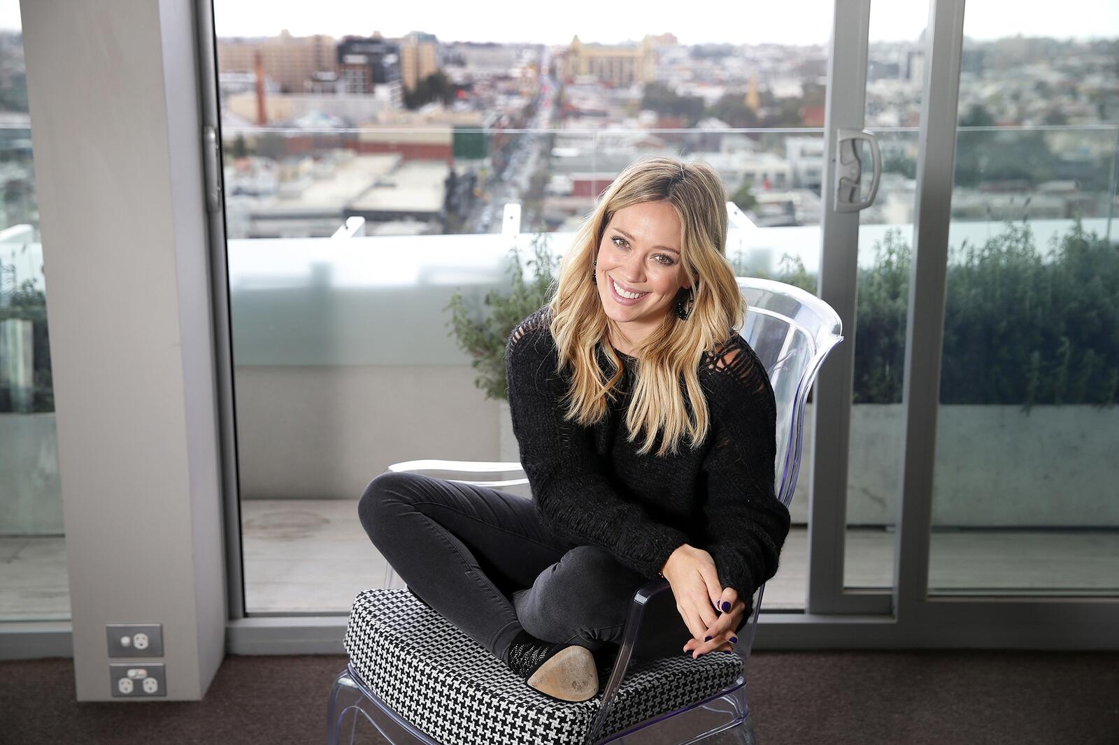 Wallpapers Hillary Duff actress smiling on the desktop