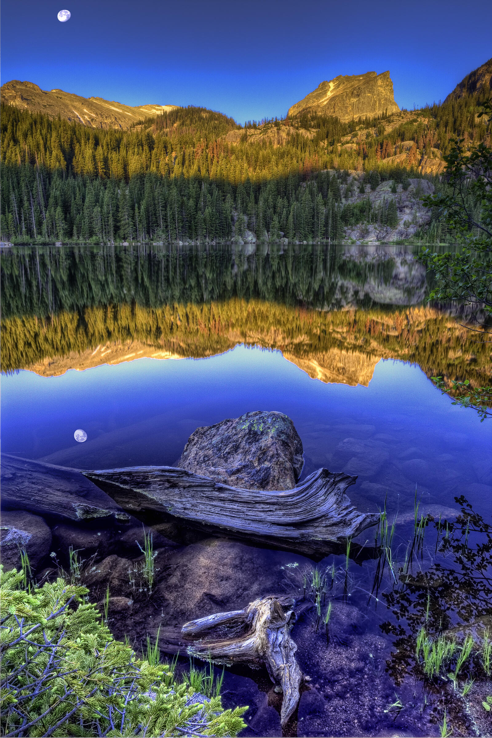 Обои пейзаж отражение Медвежье озеро на рабочий стол