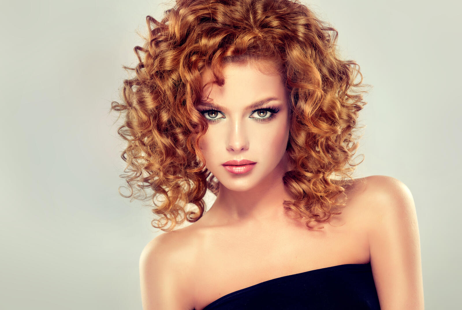 Wallpapers hairstyle curly hair girl on the desktop