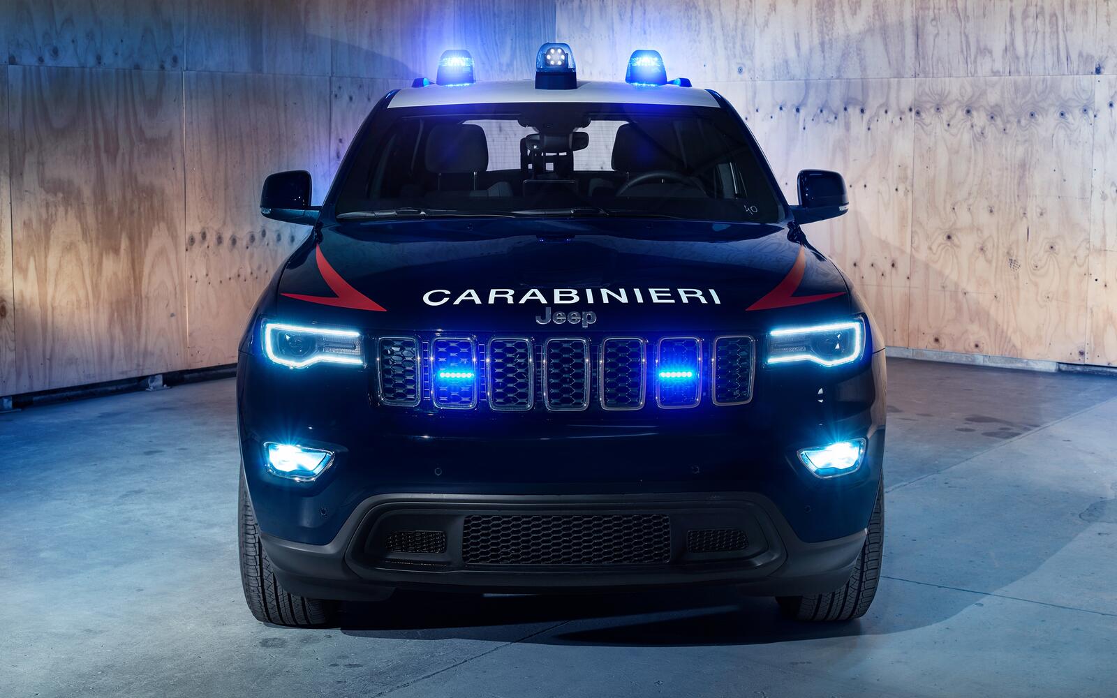 Обои jeep grand cherokee carabinieri вид спереди полицейские автомобили на рабочий стол