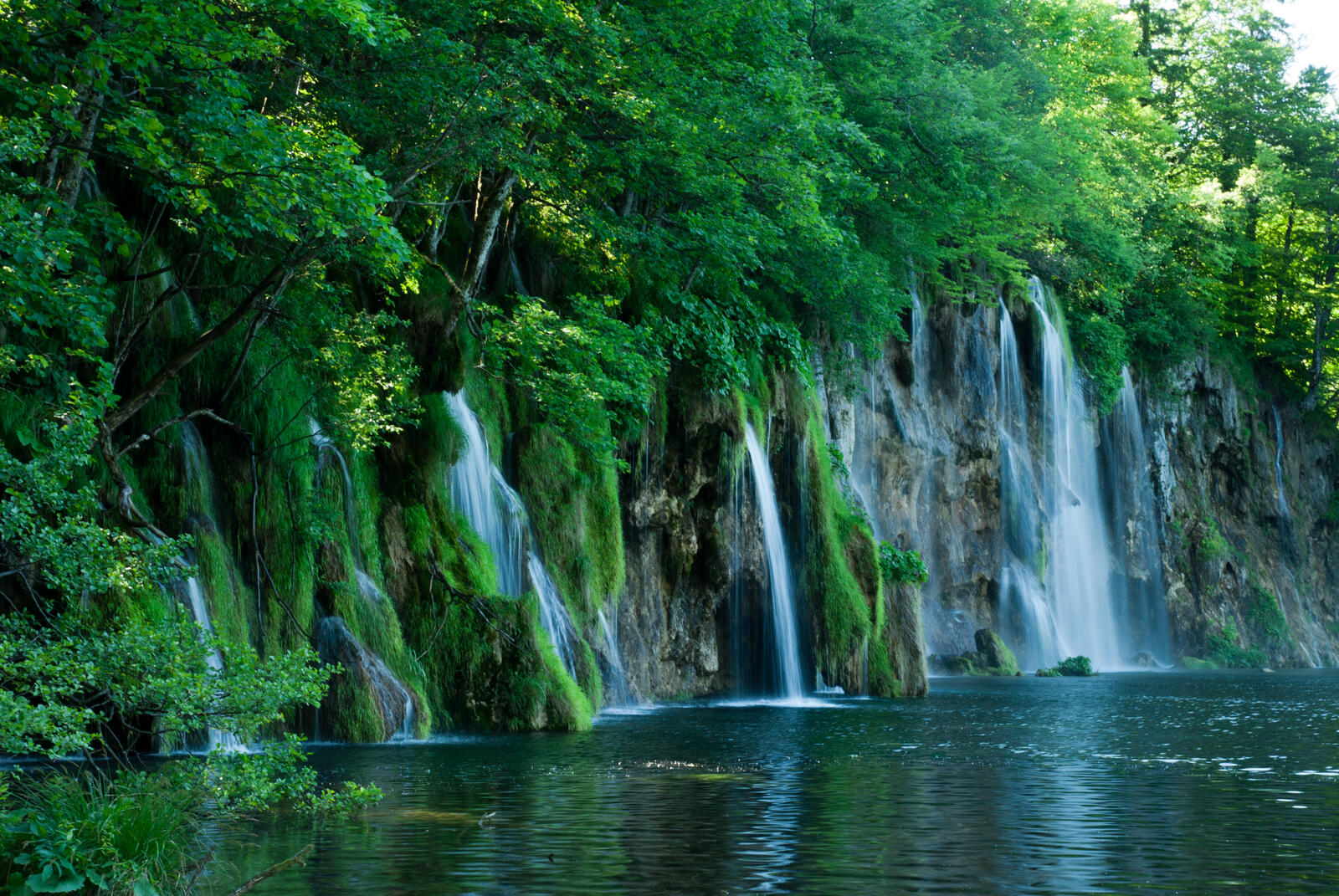 Обои Хорватия водопад в лесу природа на рабочий стол
