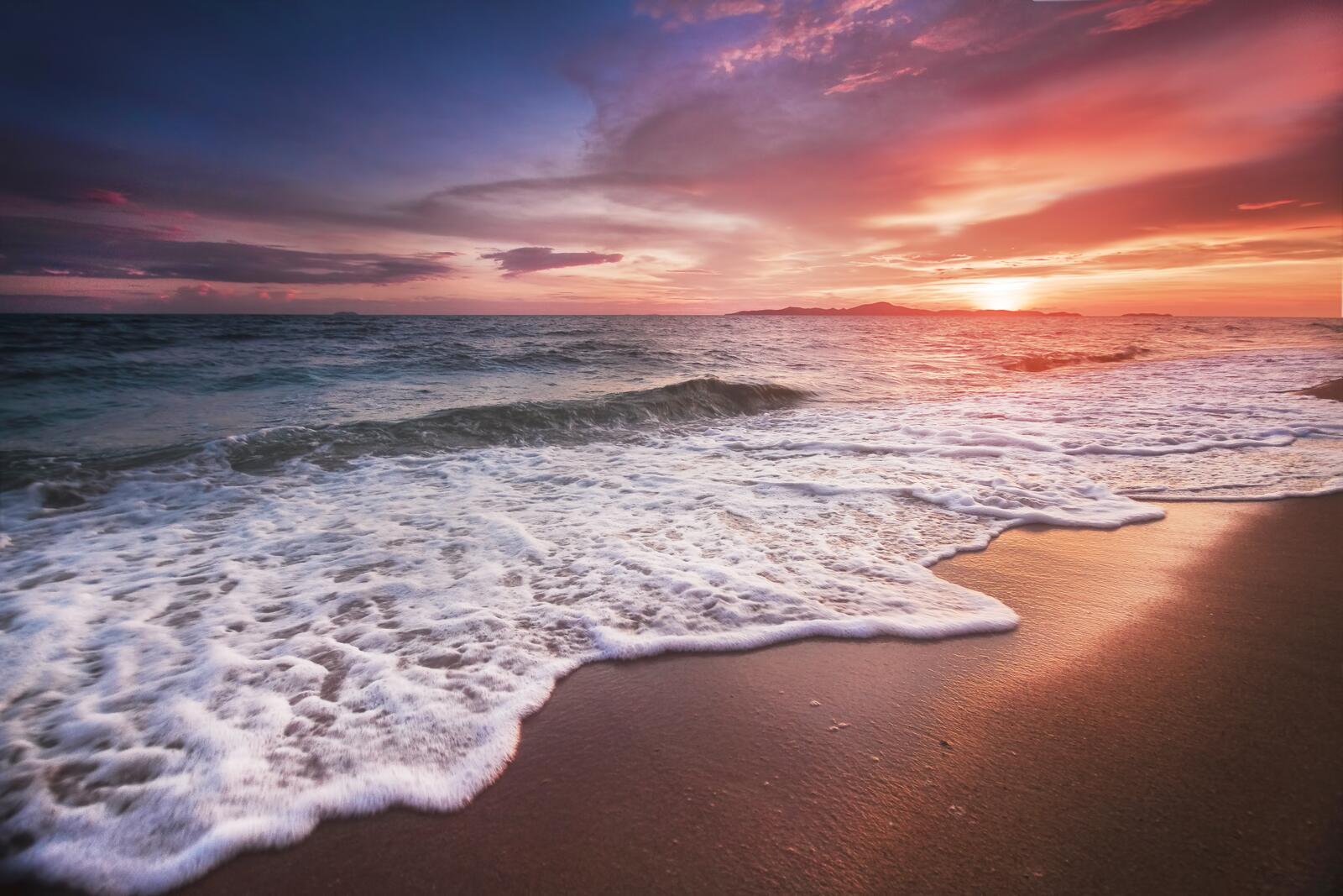 Бесплатное фото Песчаный пляж и морская пена