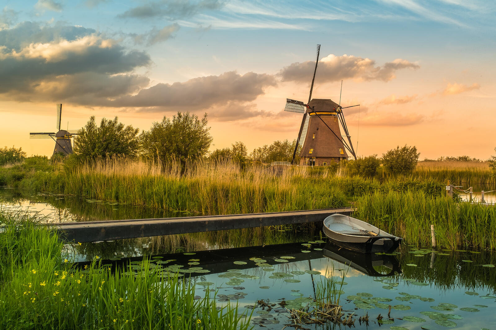 Wallpapers Mill village of Kinderdijk Netherlands sunset on the desktop