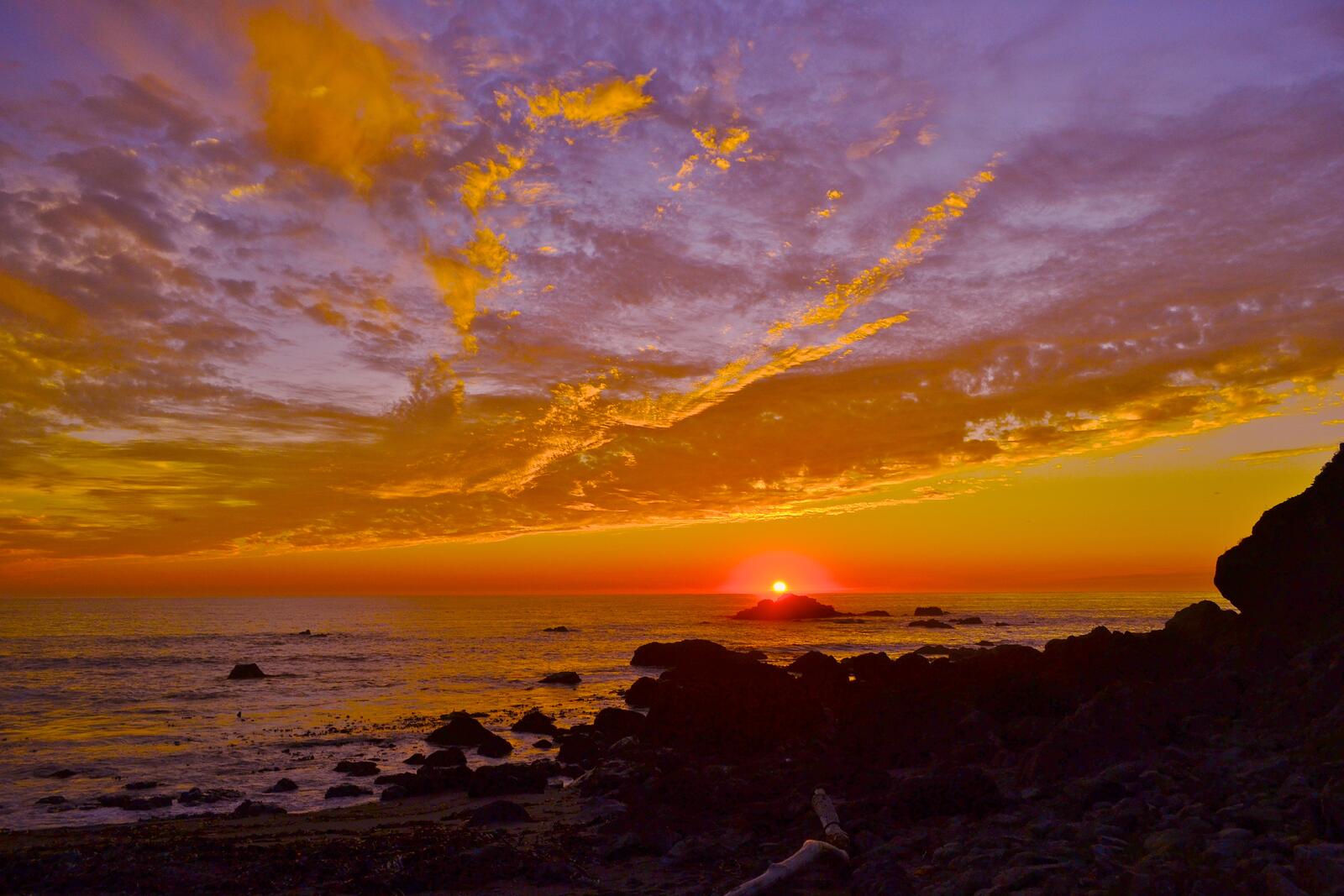 Бесплатное фото Красное морское солнце
