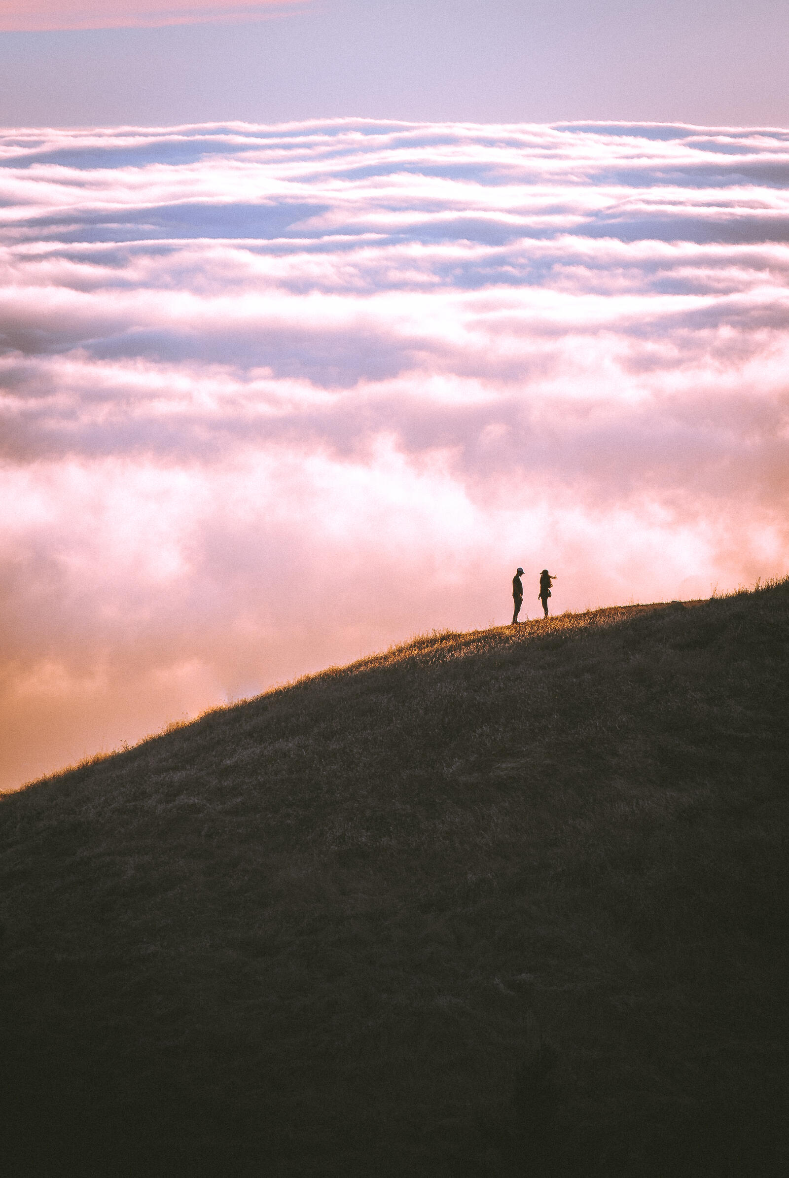 Wallpapers cloud hill couple on the desktop