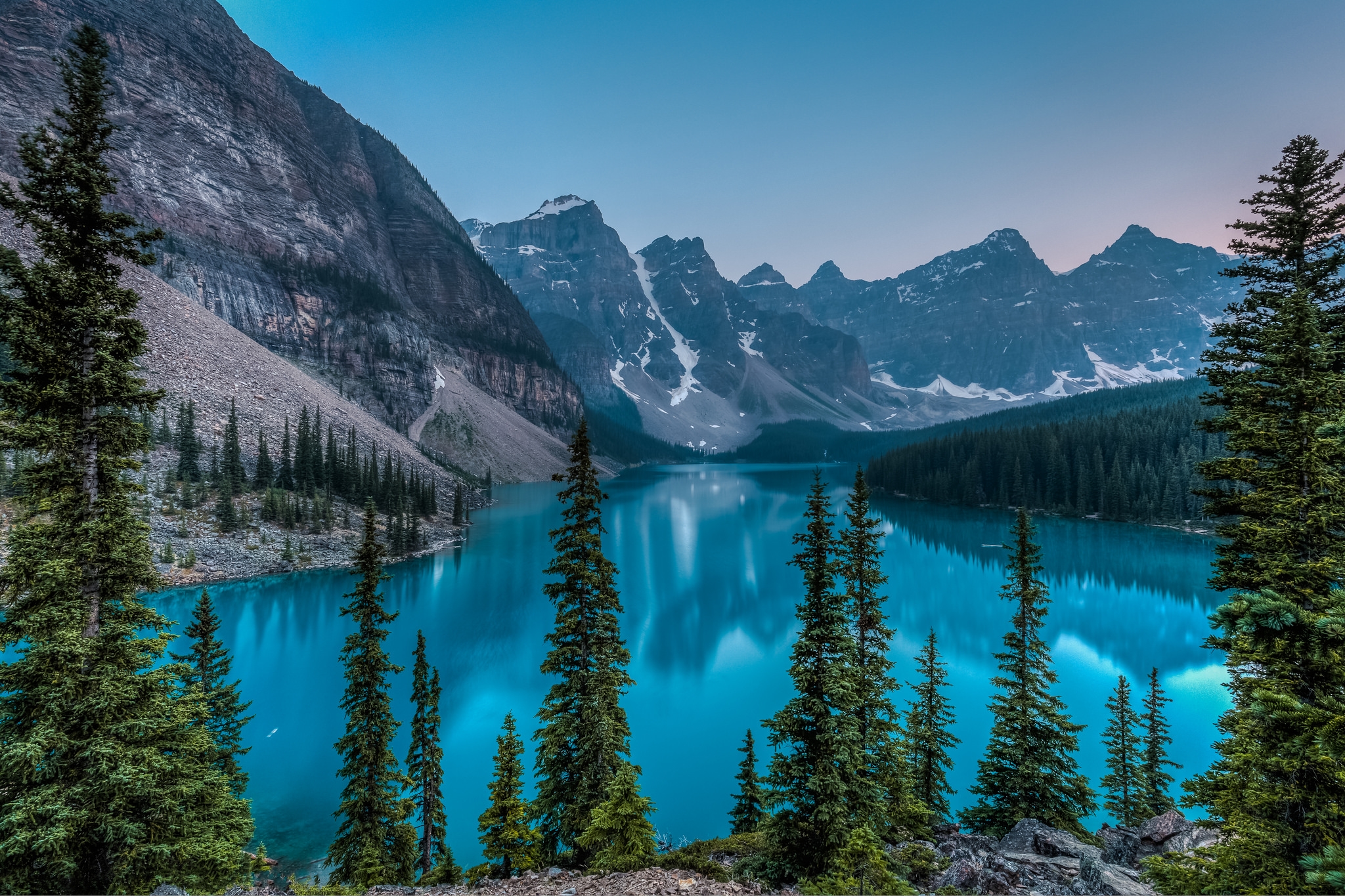 Wallpapers mountains Canada Lake Moiraine on the desktop
