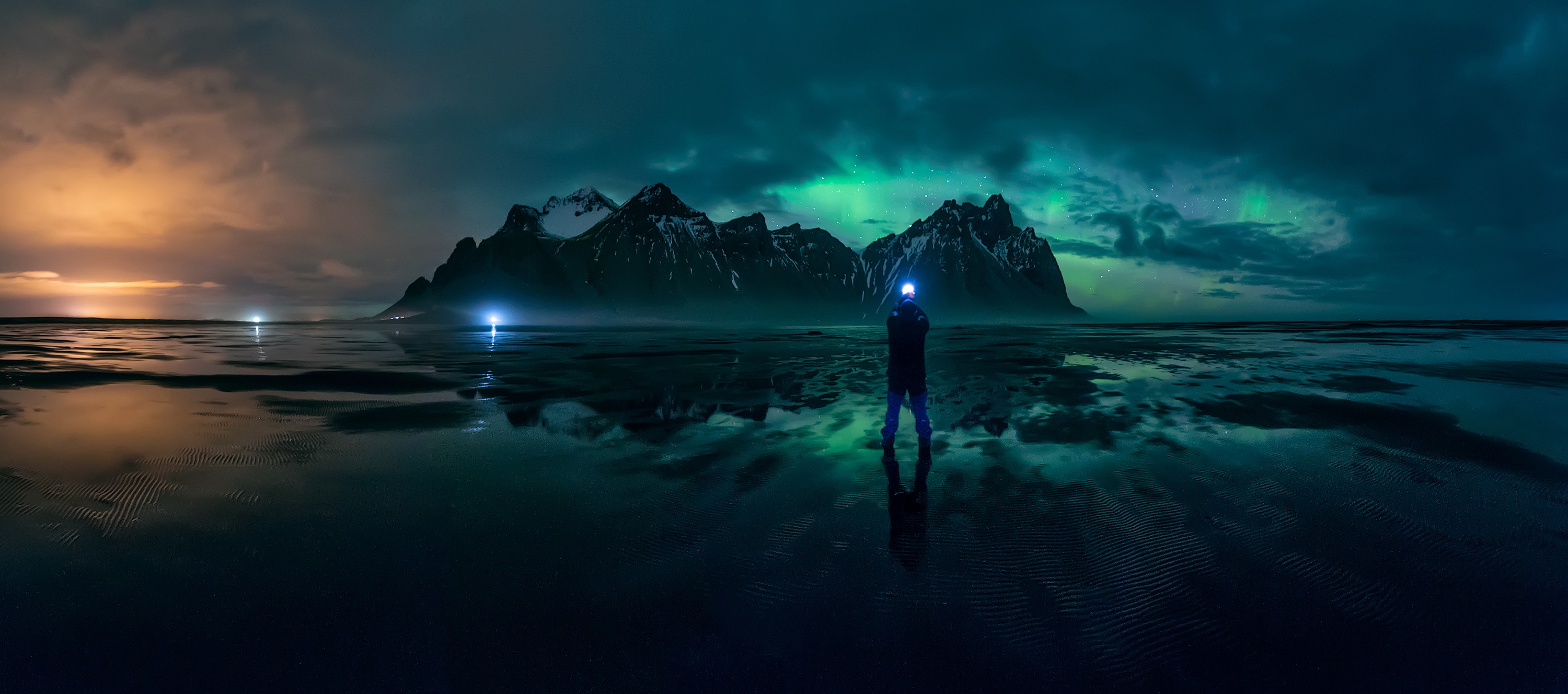 Wallpapers Iceland Northern lights sea on the desktop