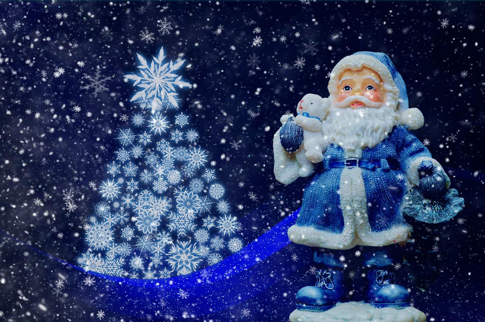 Wallpapers Christmas style Christmas decoration items Santa Claus on the desktop