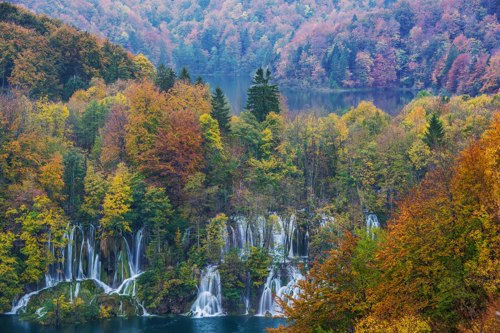 Обои осень водопад национальные озера парк Плитвицкие Национальный парк Плитвицкие озера на рабочий стол