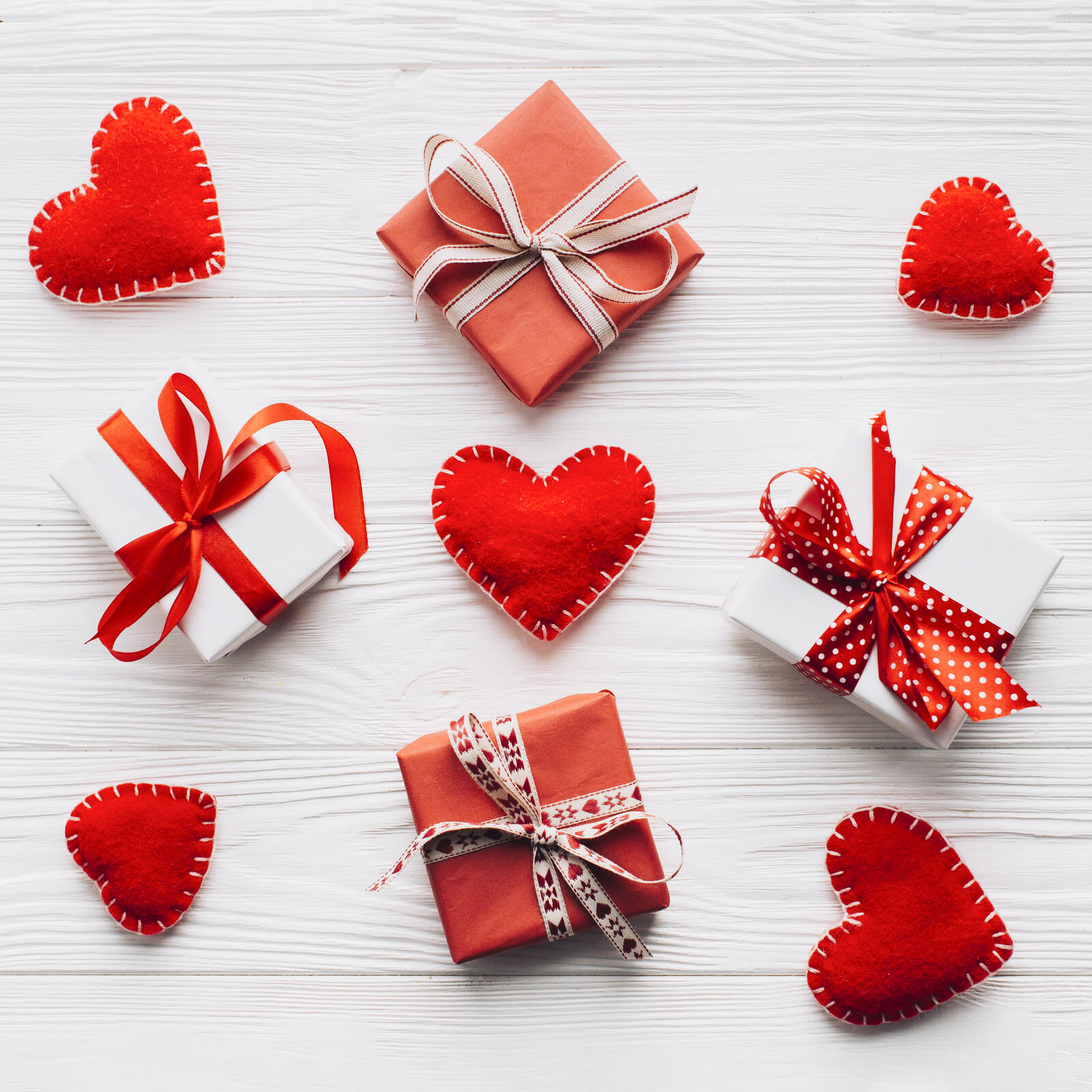 Wallpapers gifts hearts holiday on the desktop