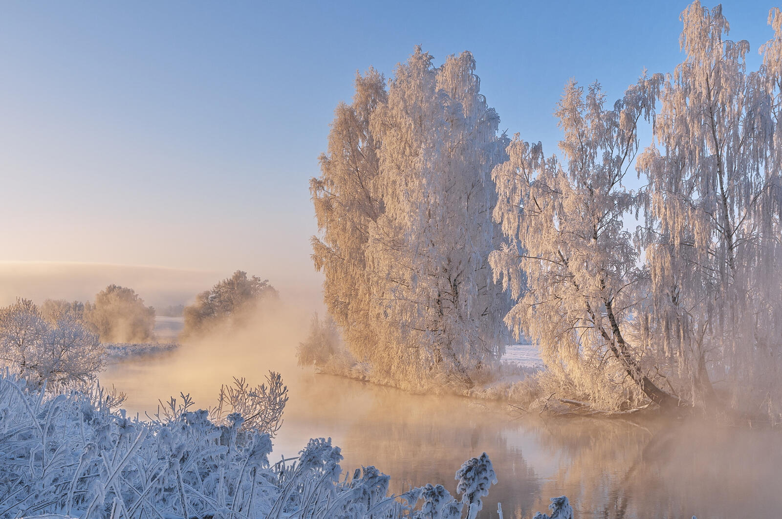 Wallpapers winter river frost on the desktop