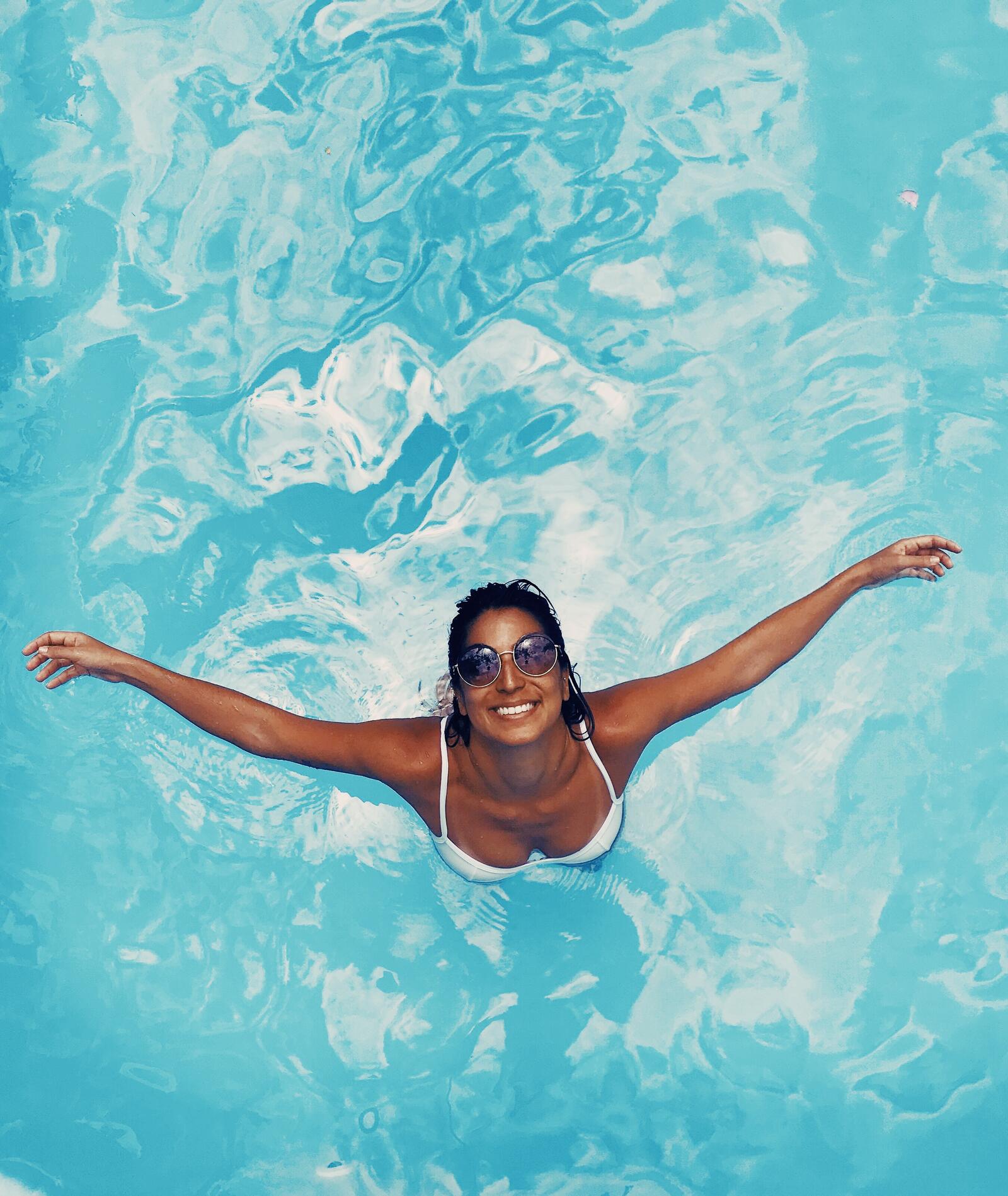 Wallpapers girl swimming pool grin on the desktop