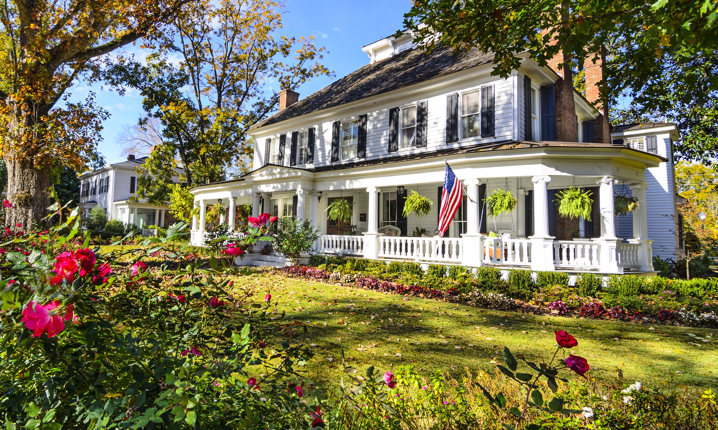 Фото бесплатно американский дом, сад, цветы