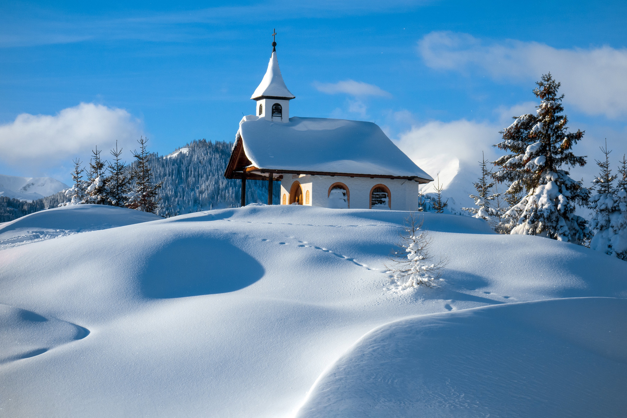 Goldegg im Pongau冬天的小教堂