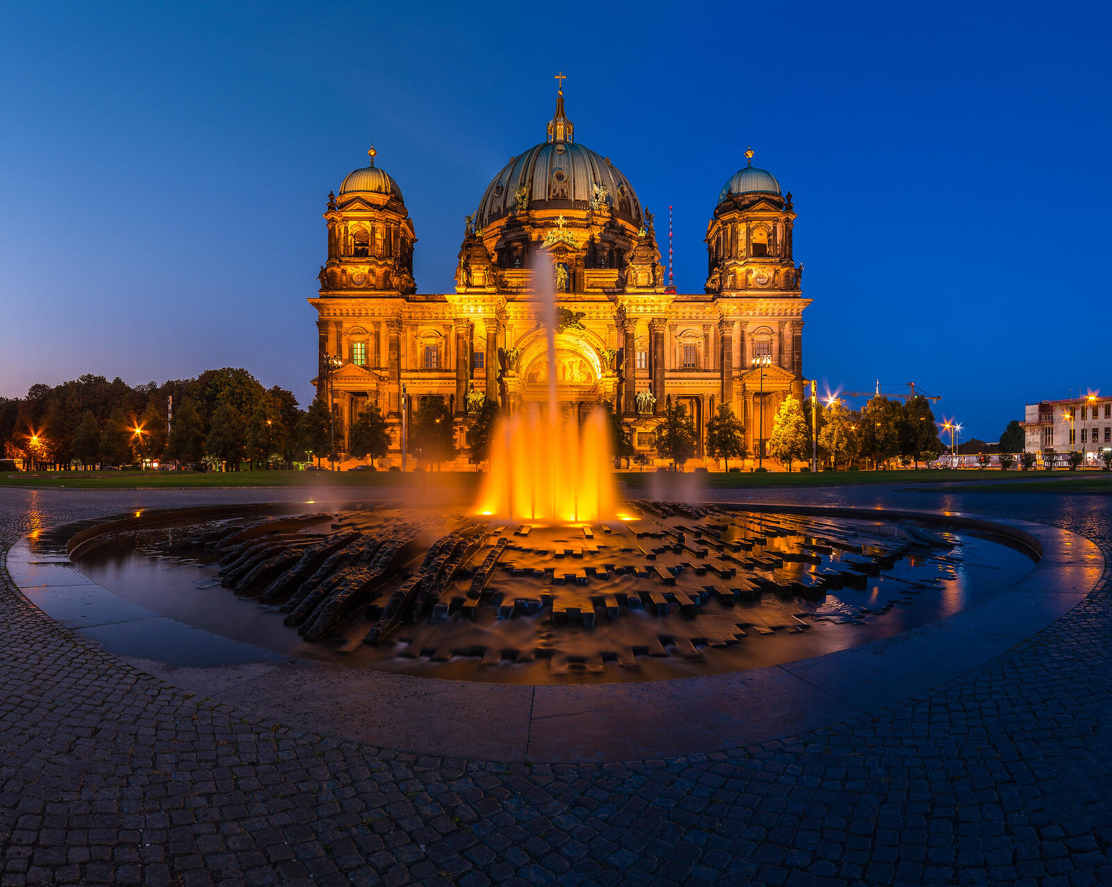 Обои архитектура освещение берлинский собор на рабочий стол