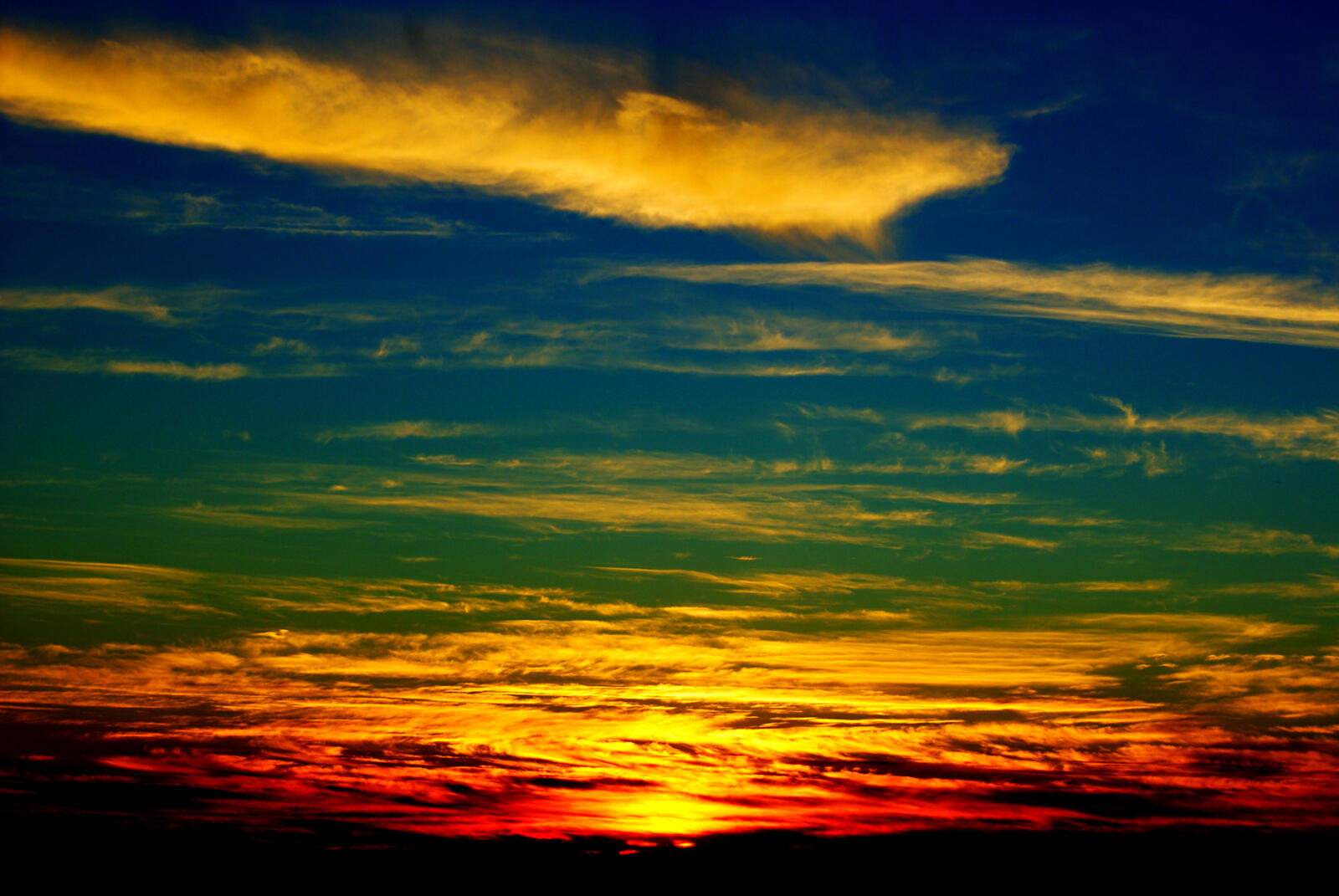 Wallpapers sunset beautiful sky clouds on the desktop
