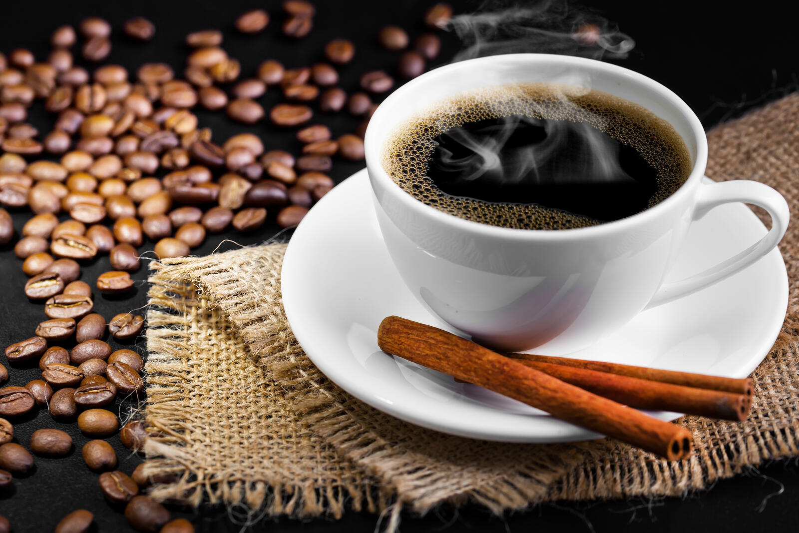 Бесплатное фото Горячий черный кофе