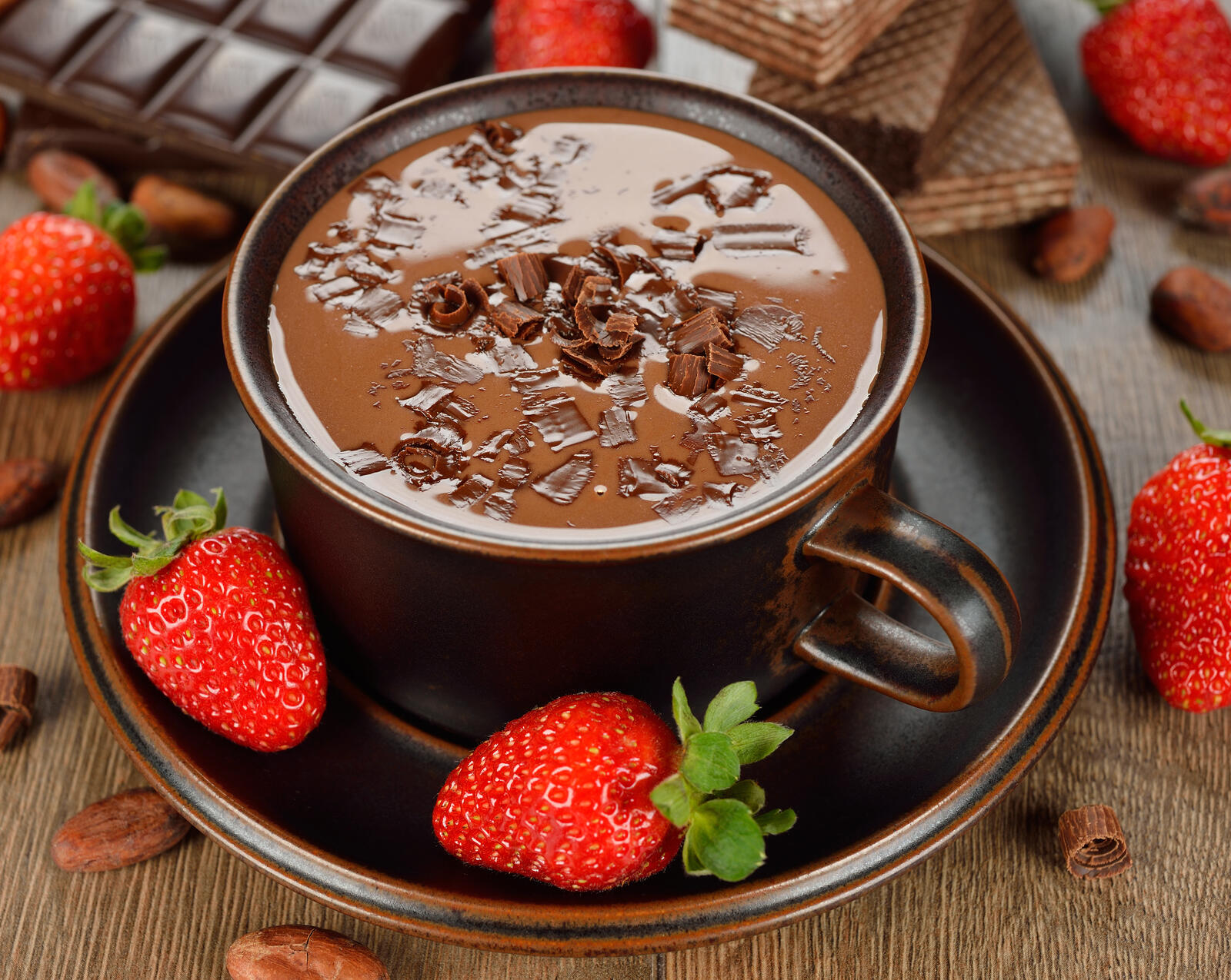 Обои горячий шоколад ягоды клубника на рабочий стол
