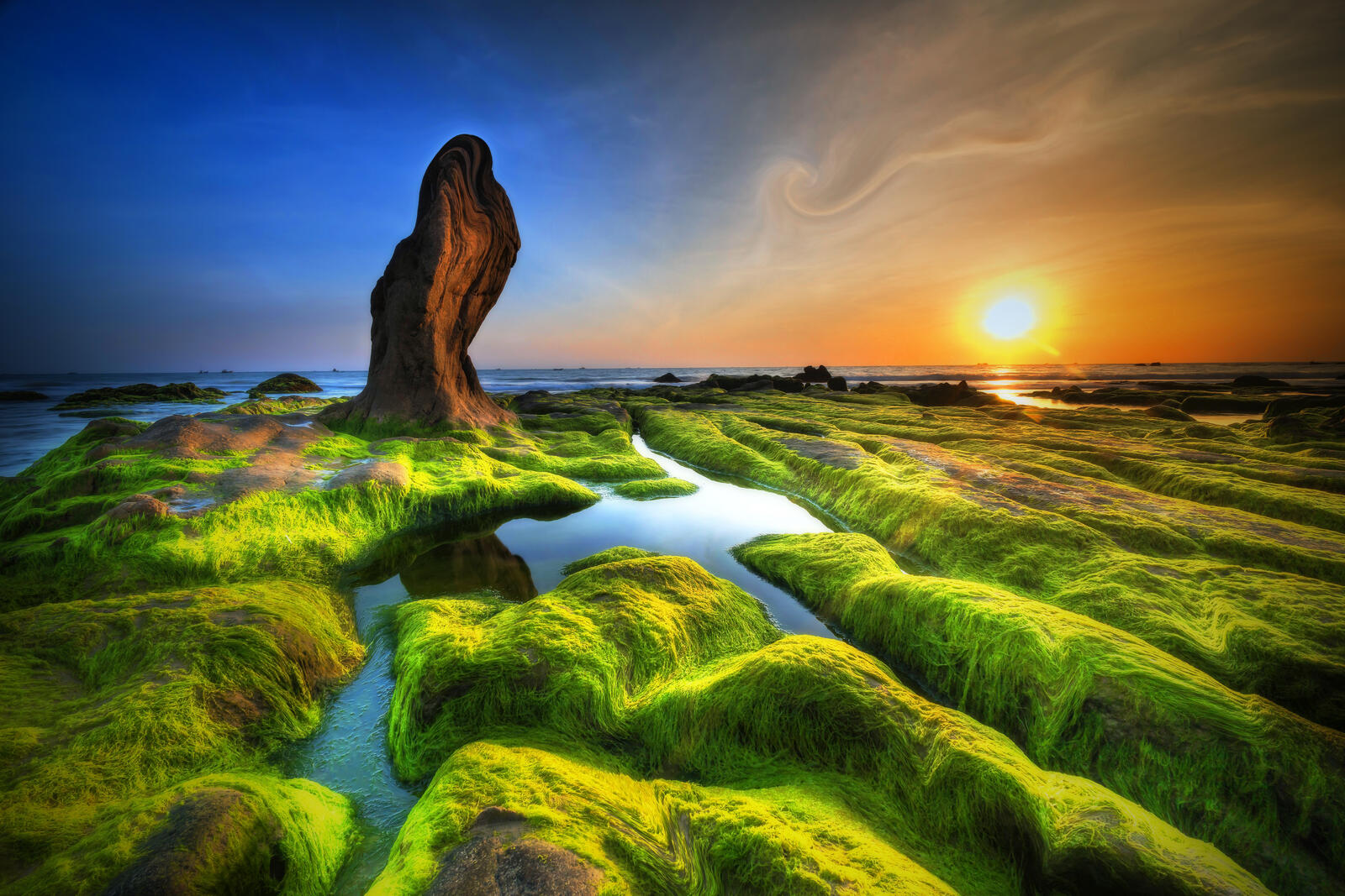 Wallpapers mossy rocks sea sunset on the desktop