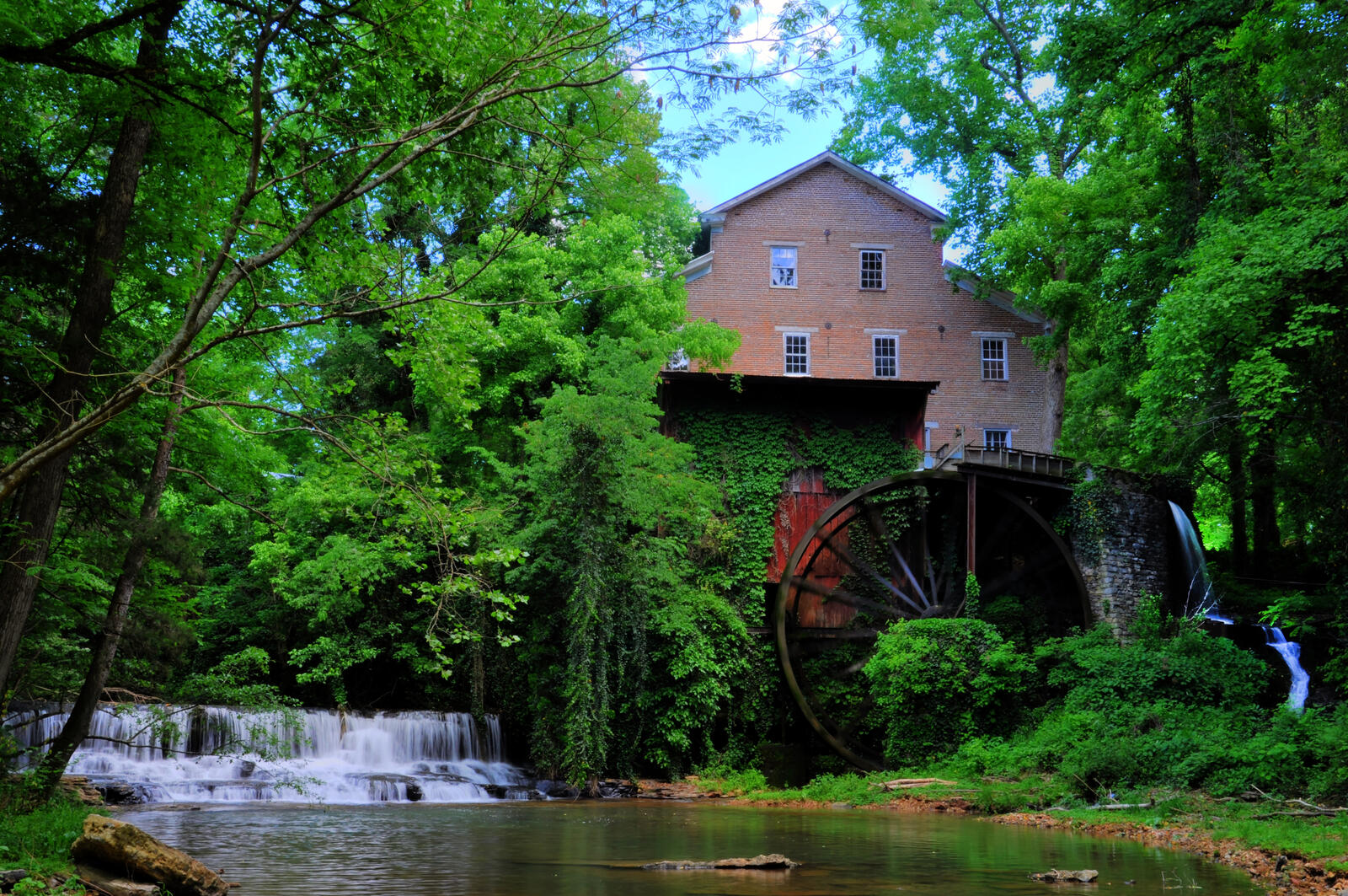 Обои Falls Mill on Factory Creek Belvidere Tennessee на рабочий стол