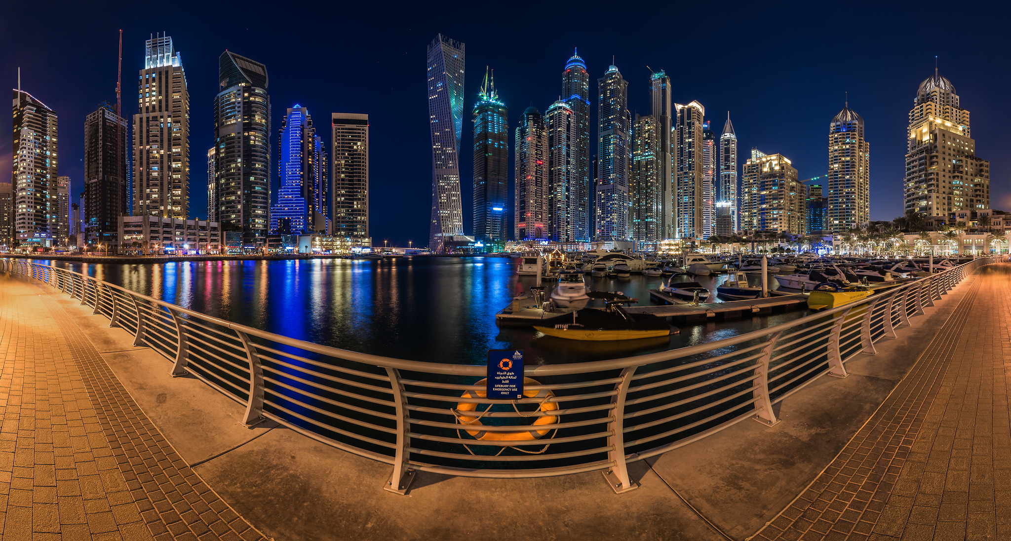 Ночной город Дубай Марина