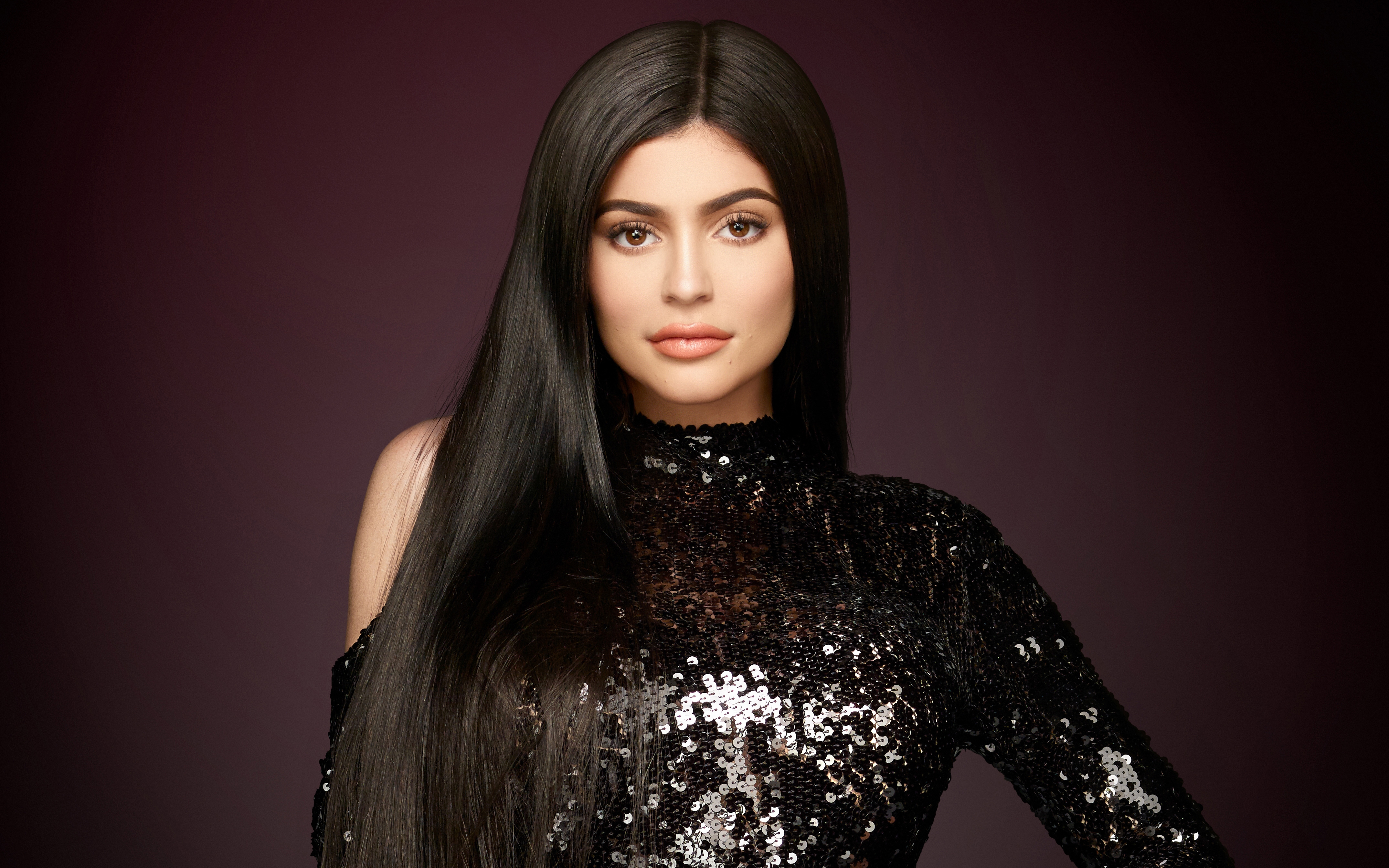Wallpapers Kylie Jenner model long hair on the desktop