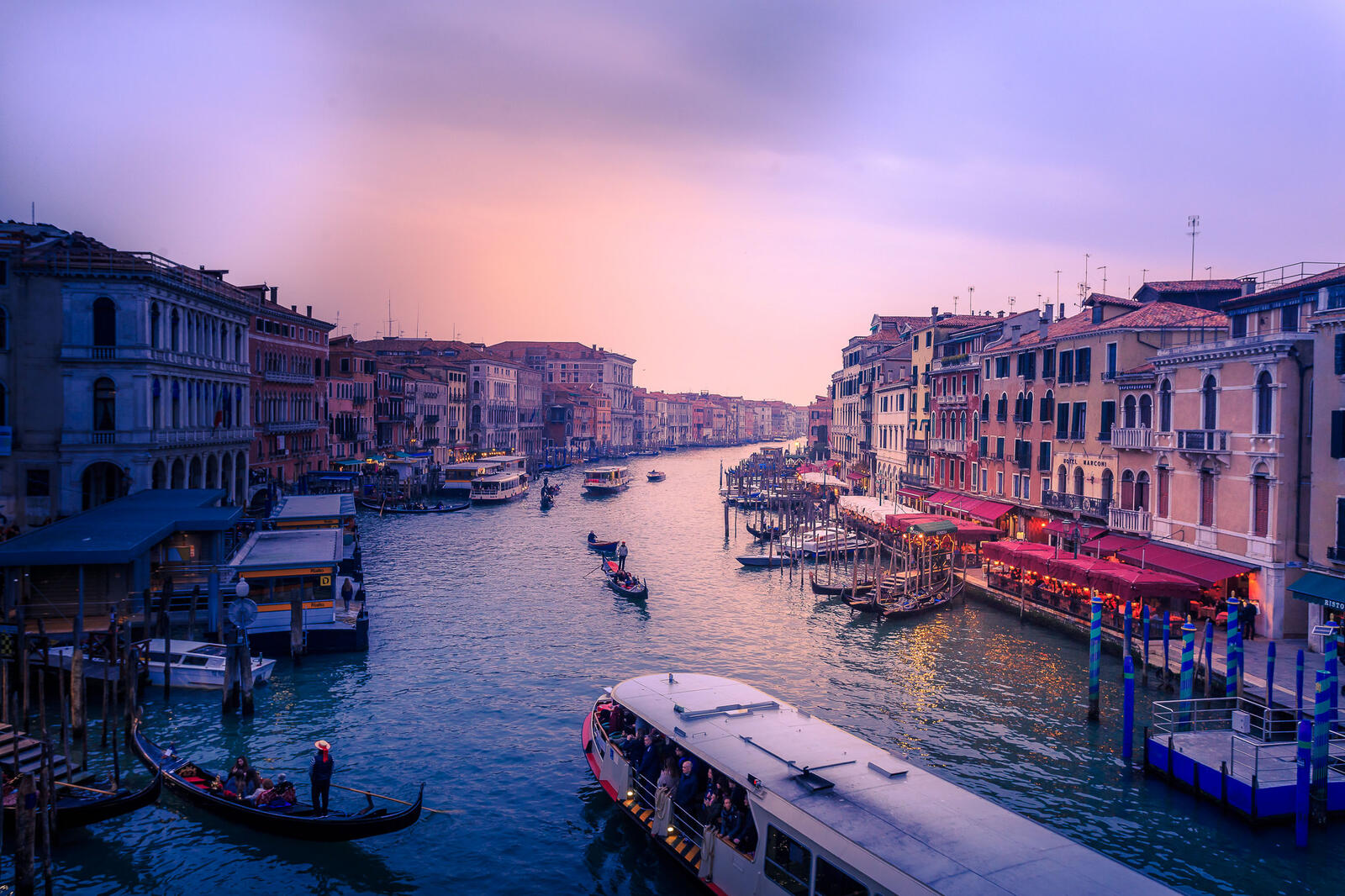Wallpapers Italy sunset canal on the desktop
