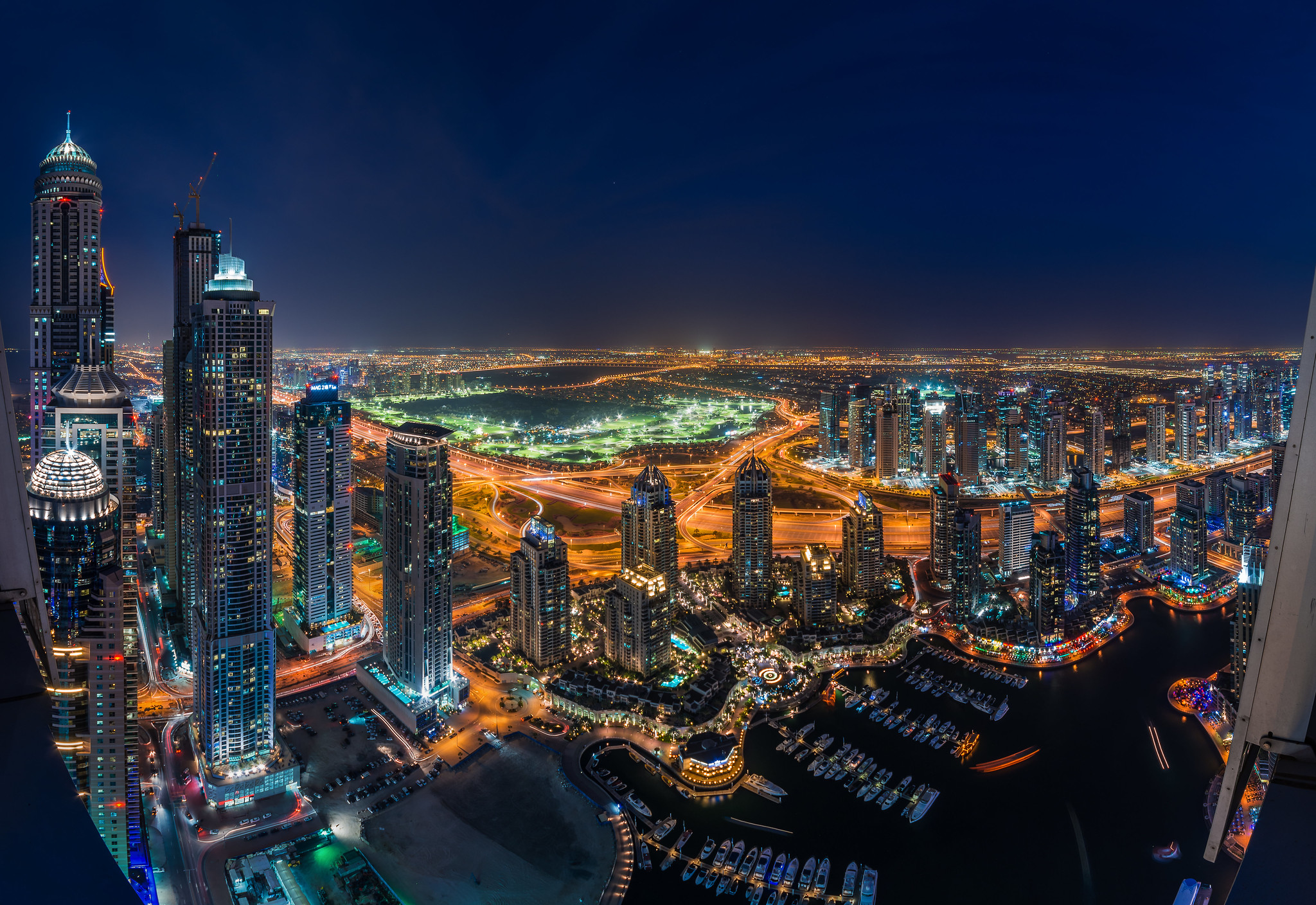 Wallpapers UAE night city on the desktop