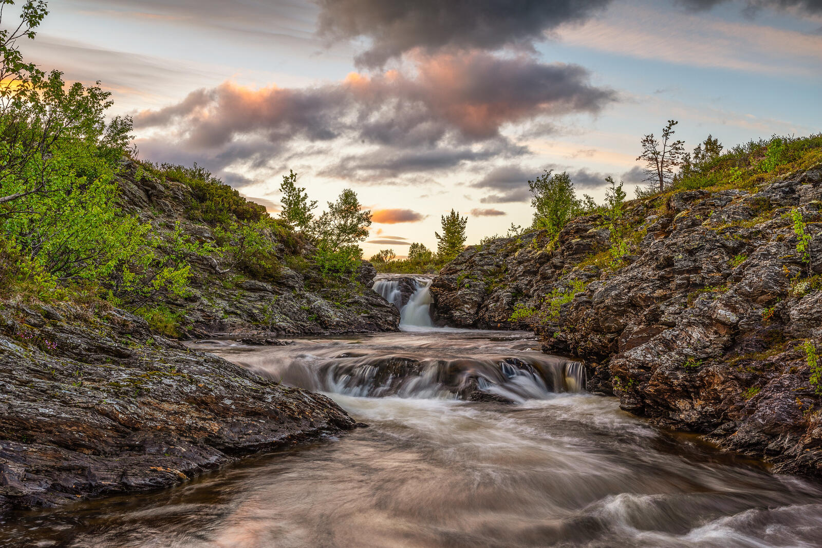 Обои водопад Норвегия для на рабочий стол