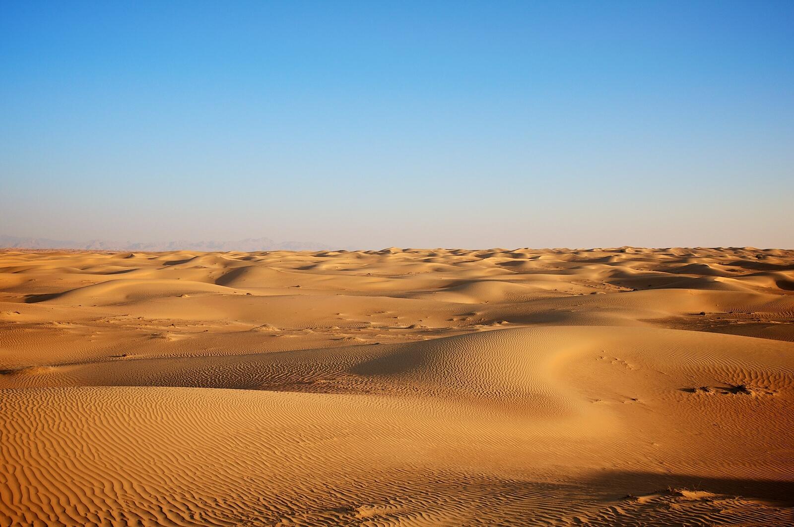 Обои песок горизонт пустыня на рабочий стол